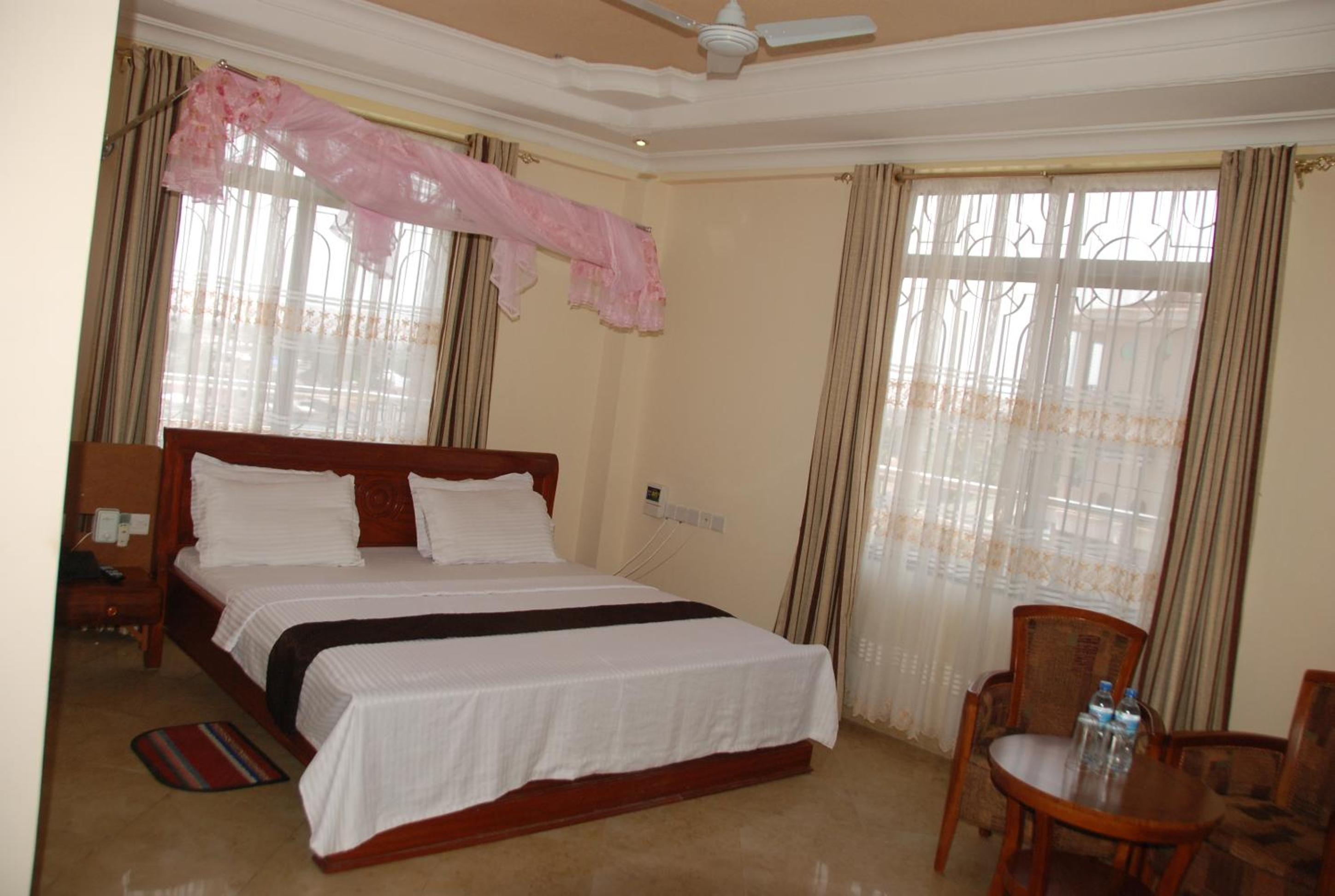 Silver Paradise Hotel