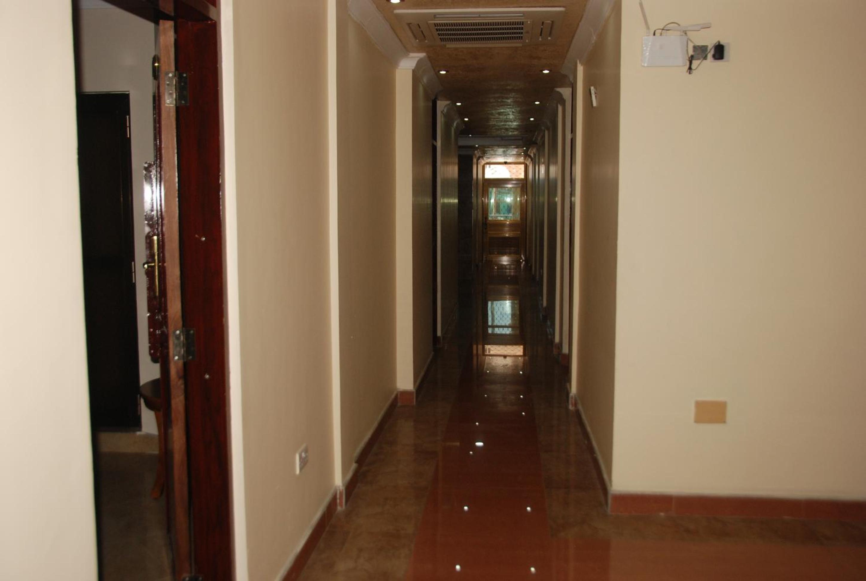 Silver Paradise Hotel