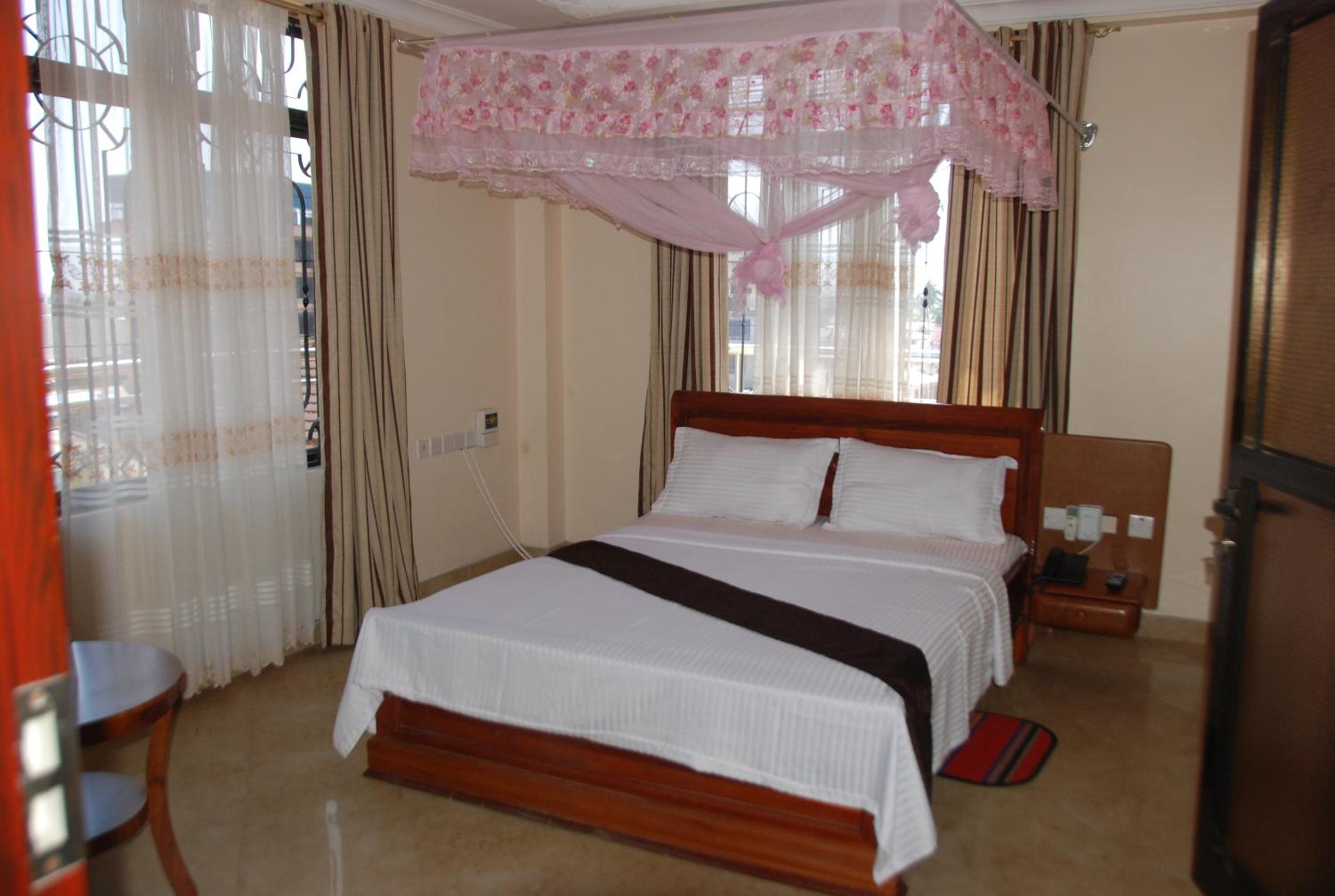 Silver Paradise Hotel