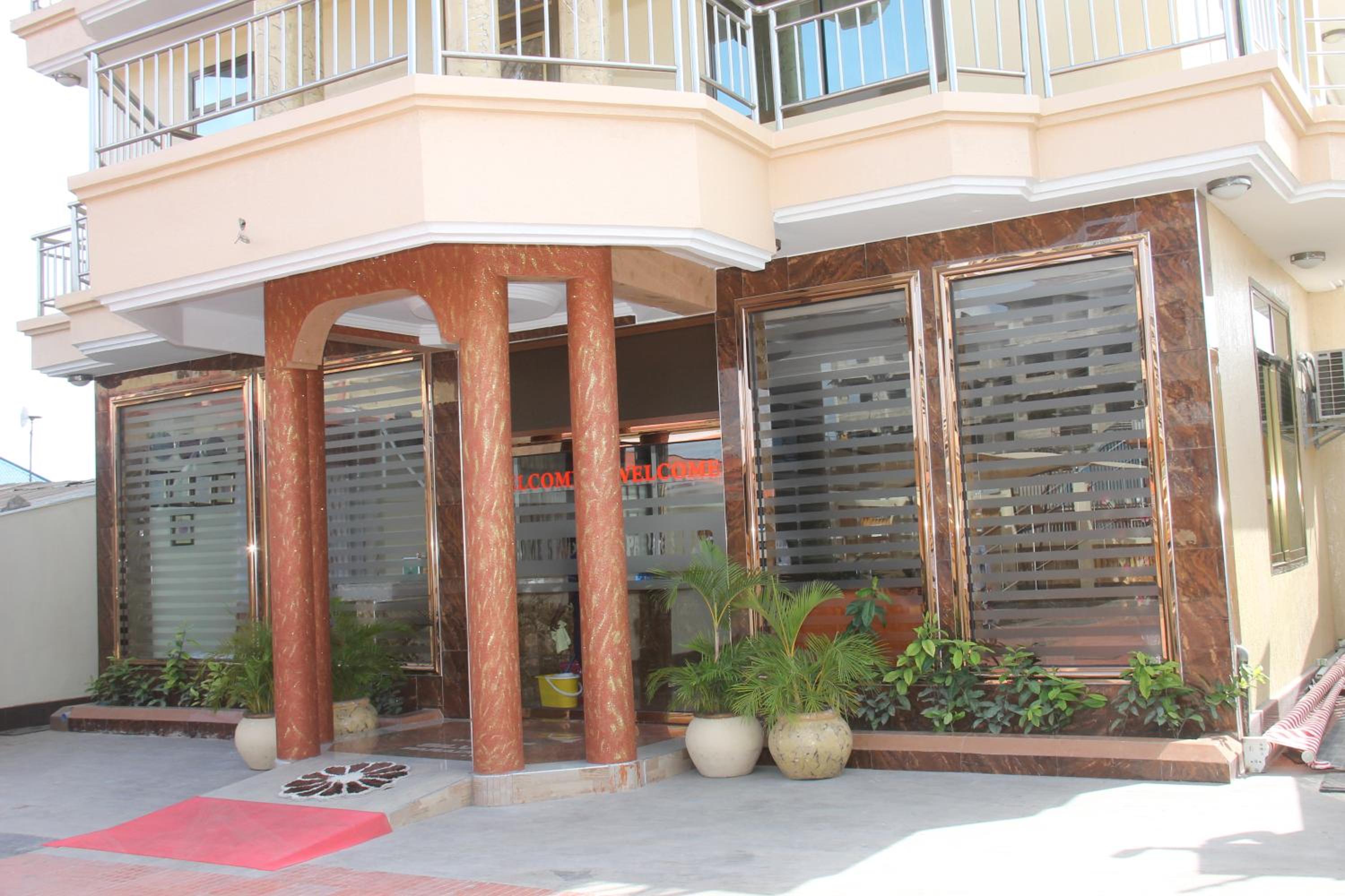 Silver Paradise Hotel