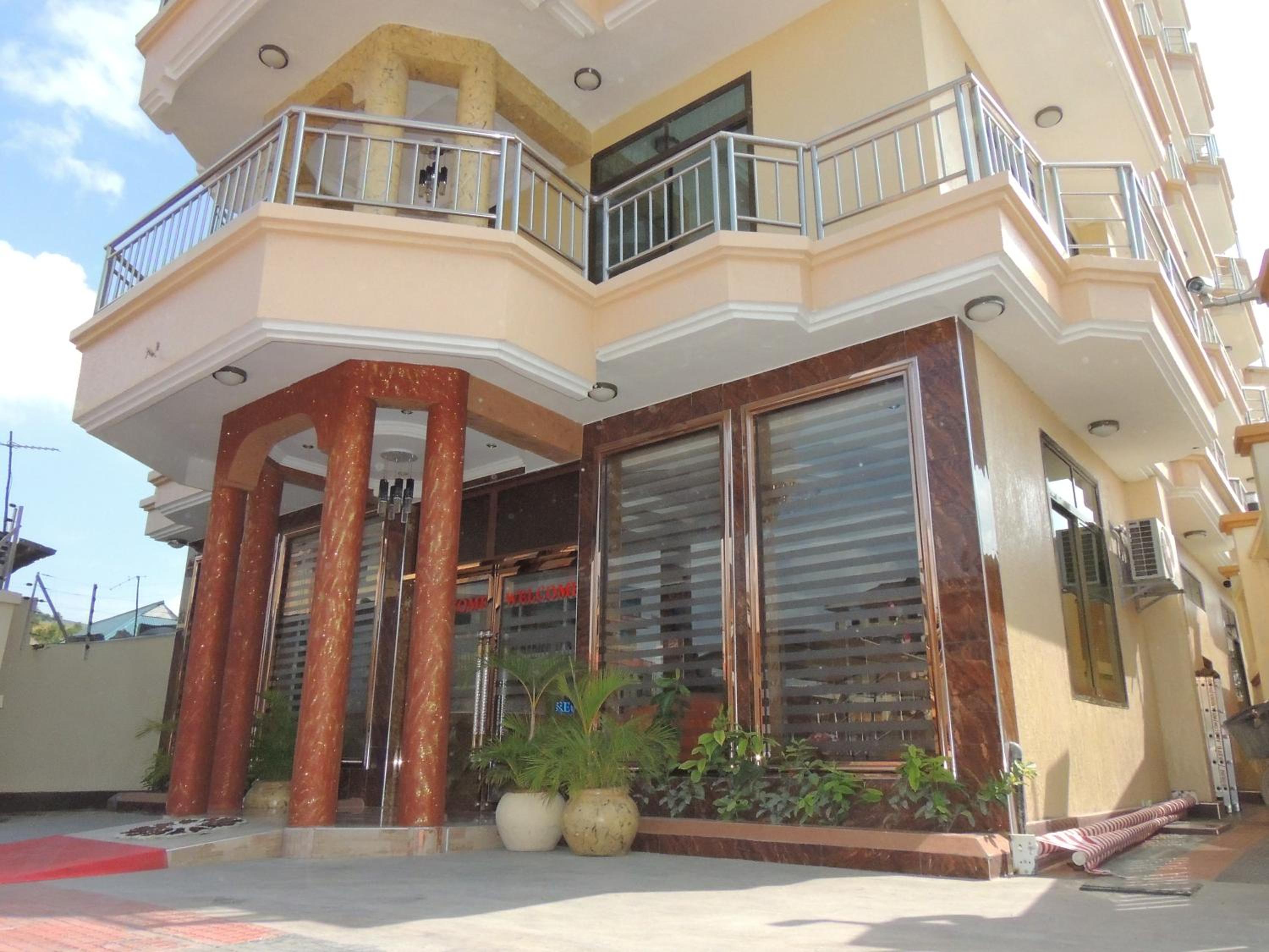 Silver Paradise Hotel