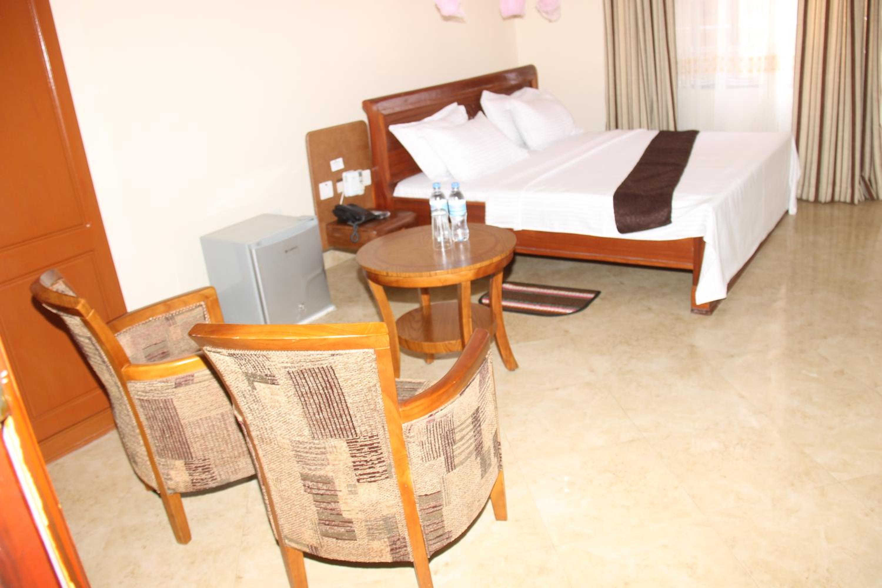 Silver Paradise Hotel