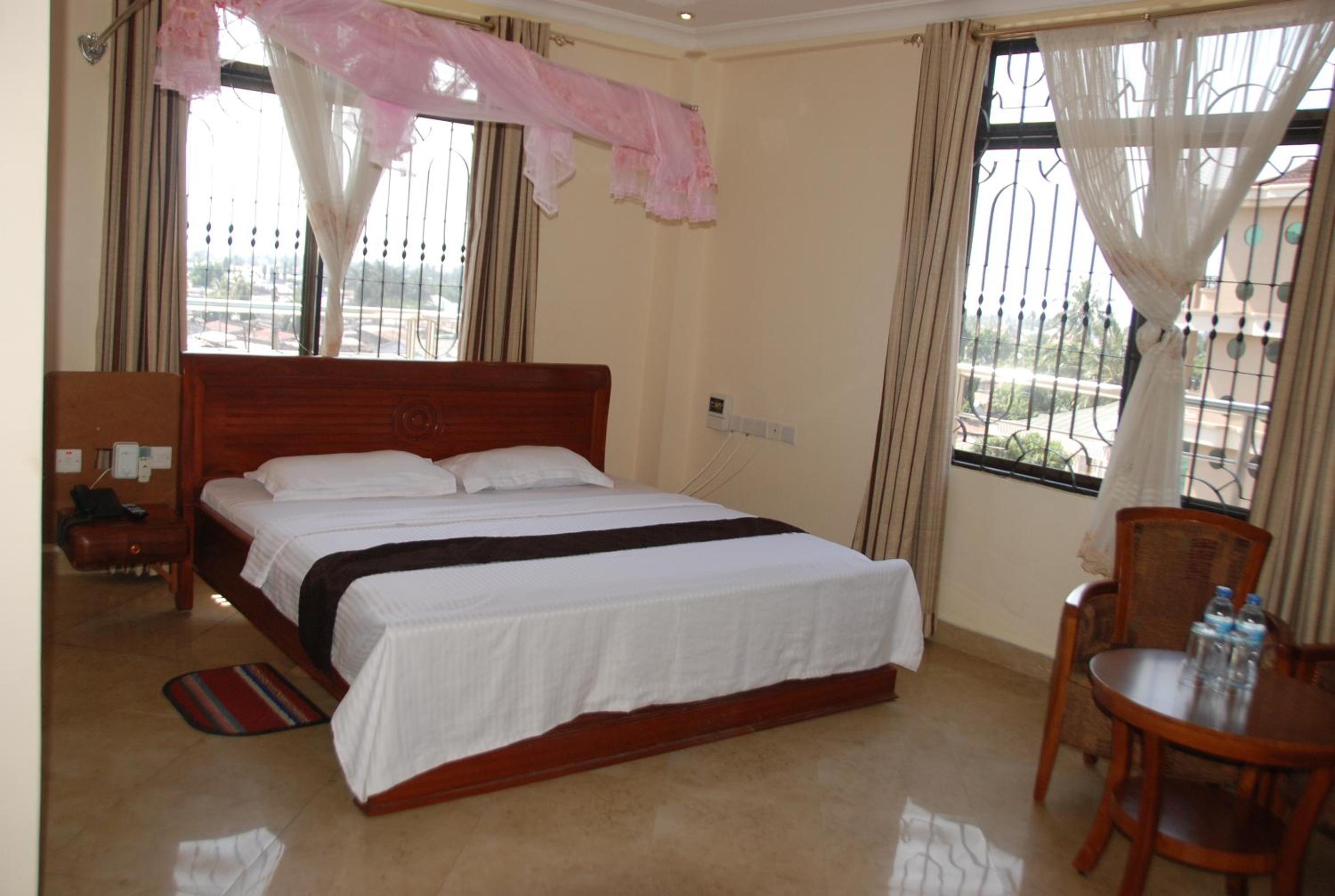 Silver Paradise Hotel
