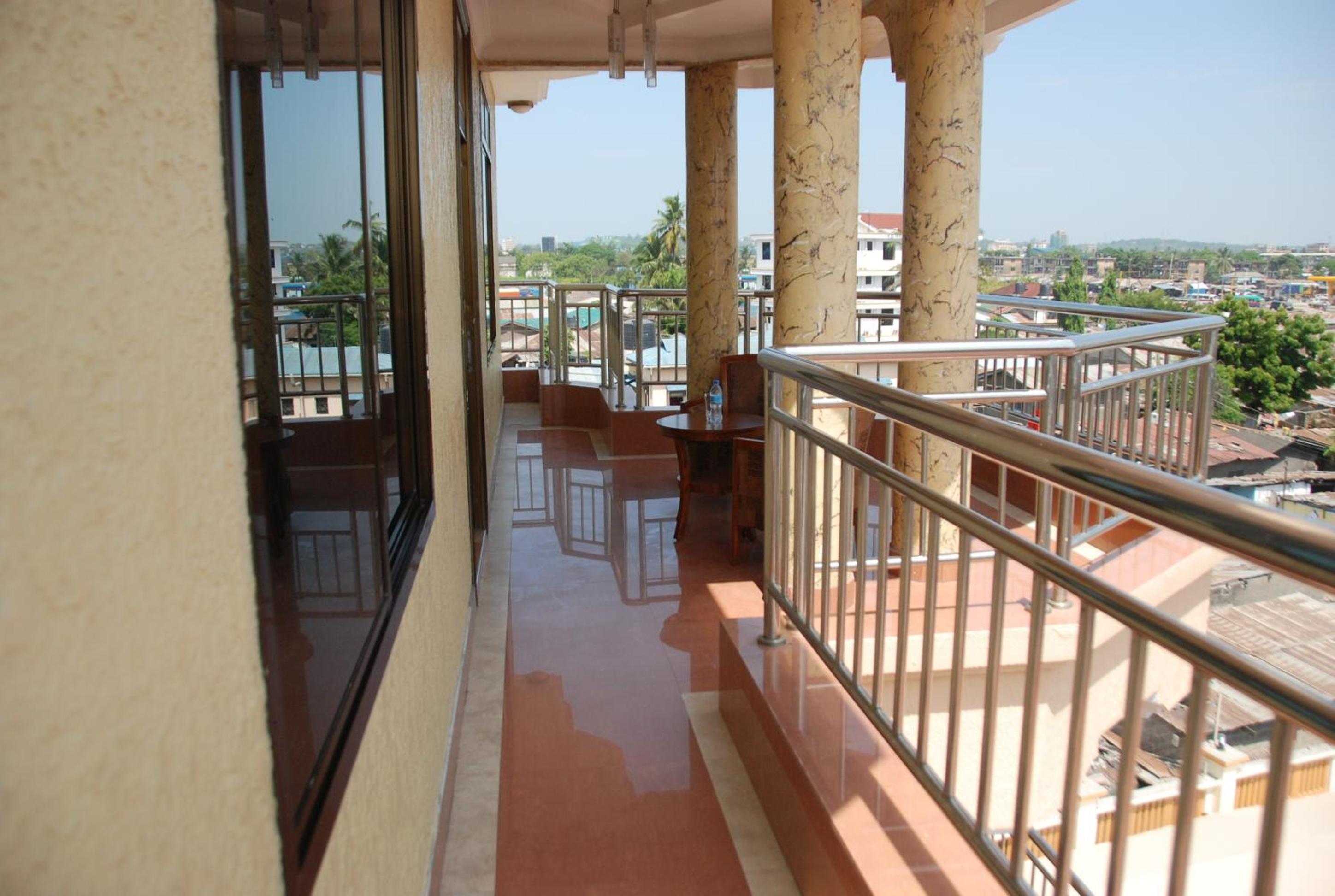 Silver Paradise Hotel