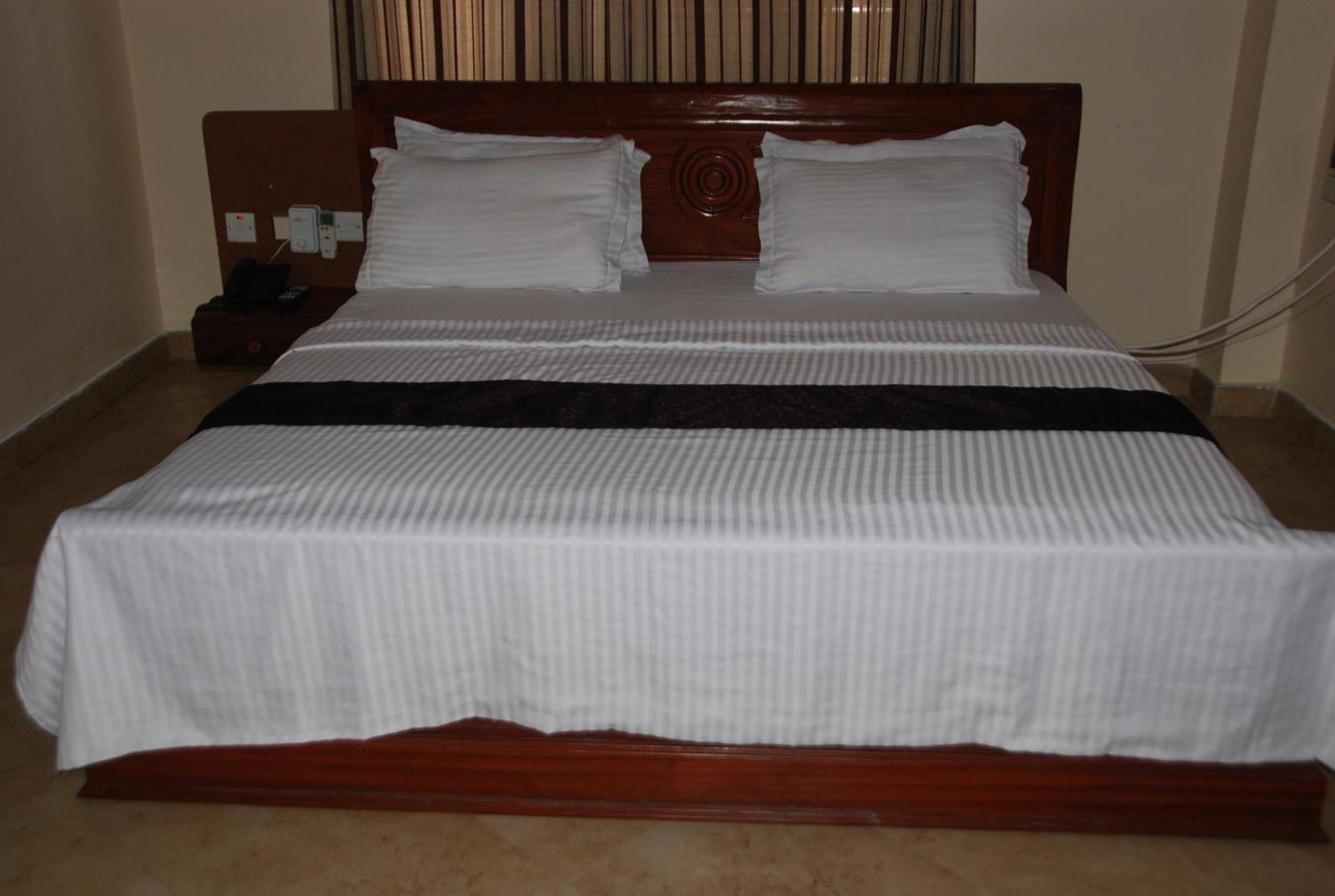 Silver Paradise Hotel