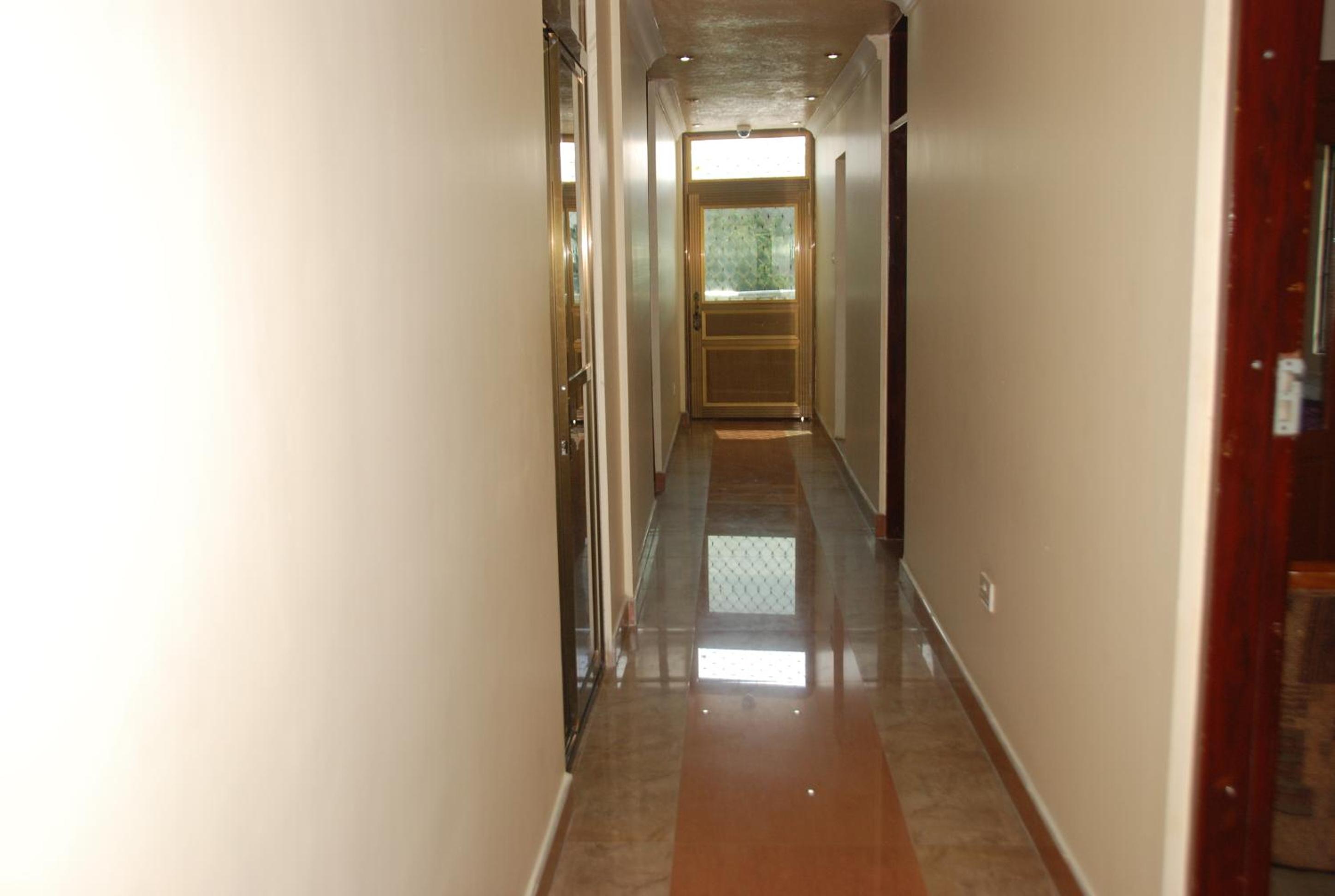 Silver Paradise Hotel