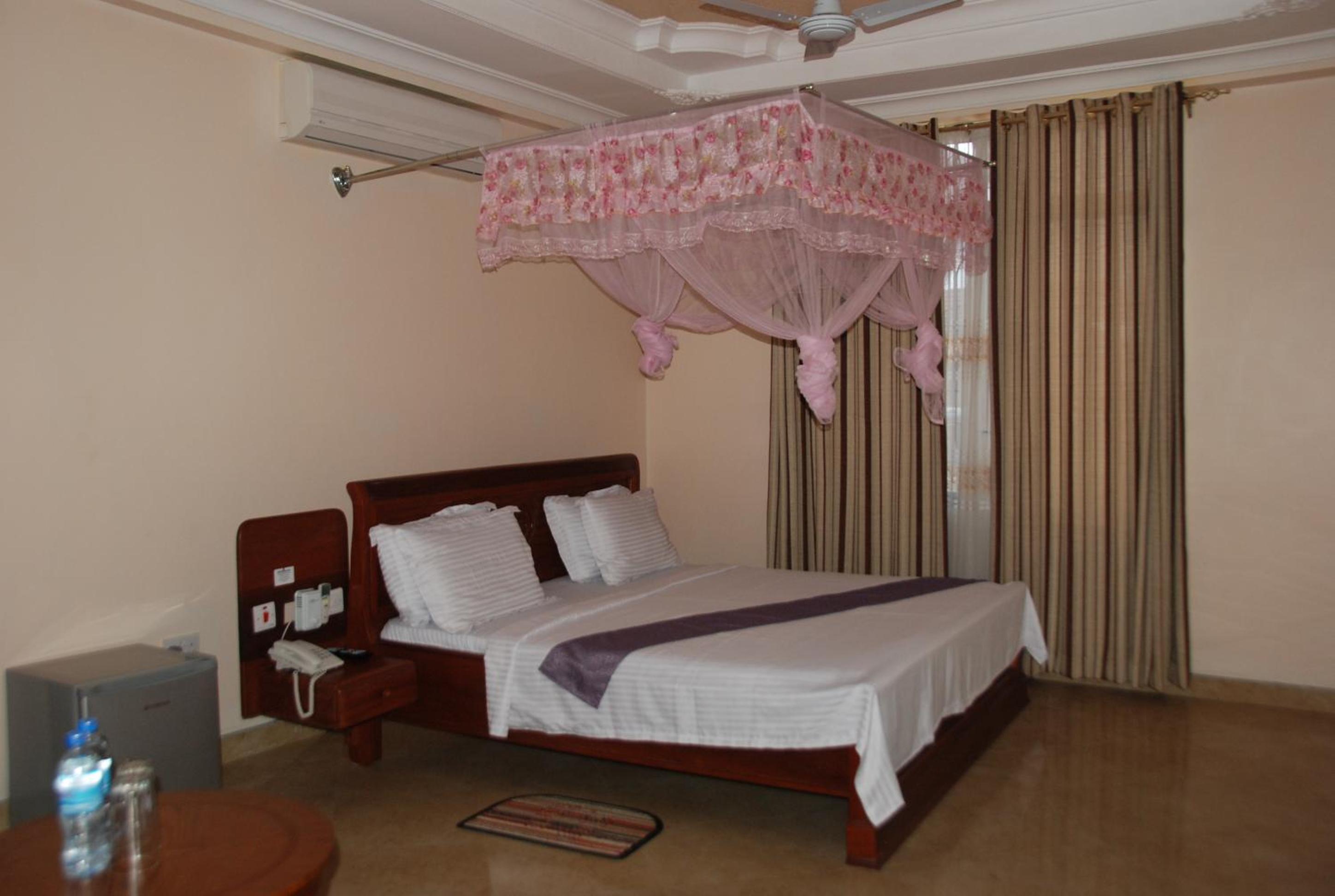 Silver Paradise Hotel