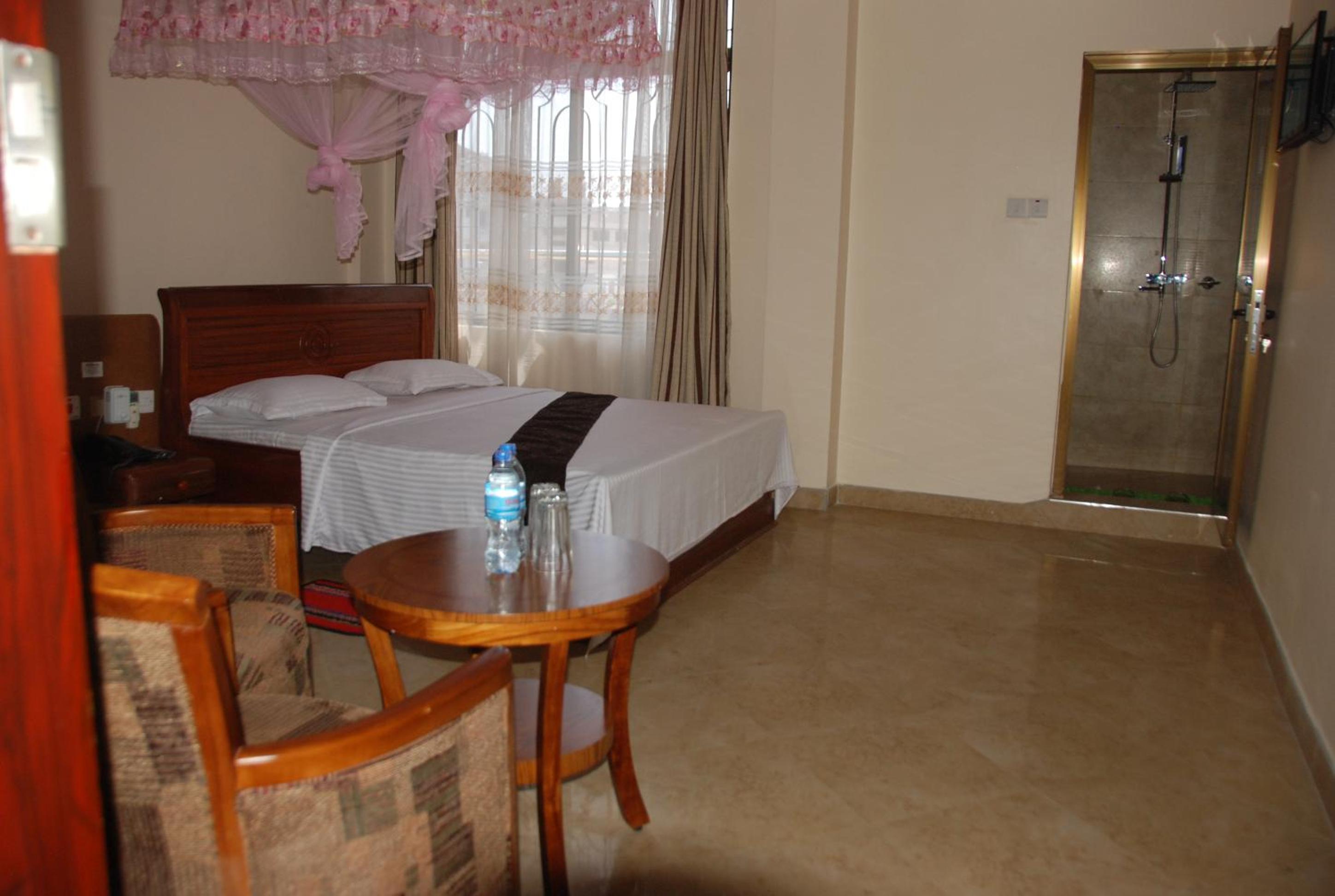 Silver Paradise Hotel