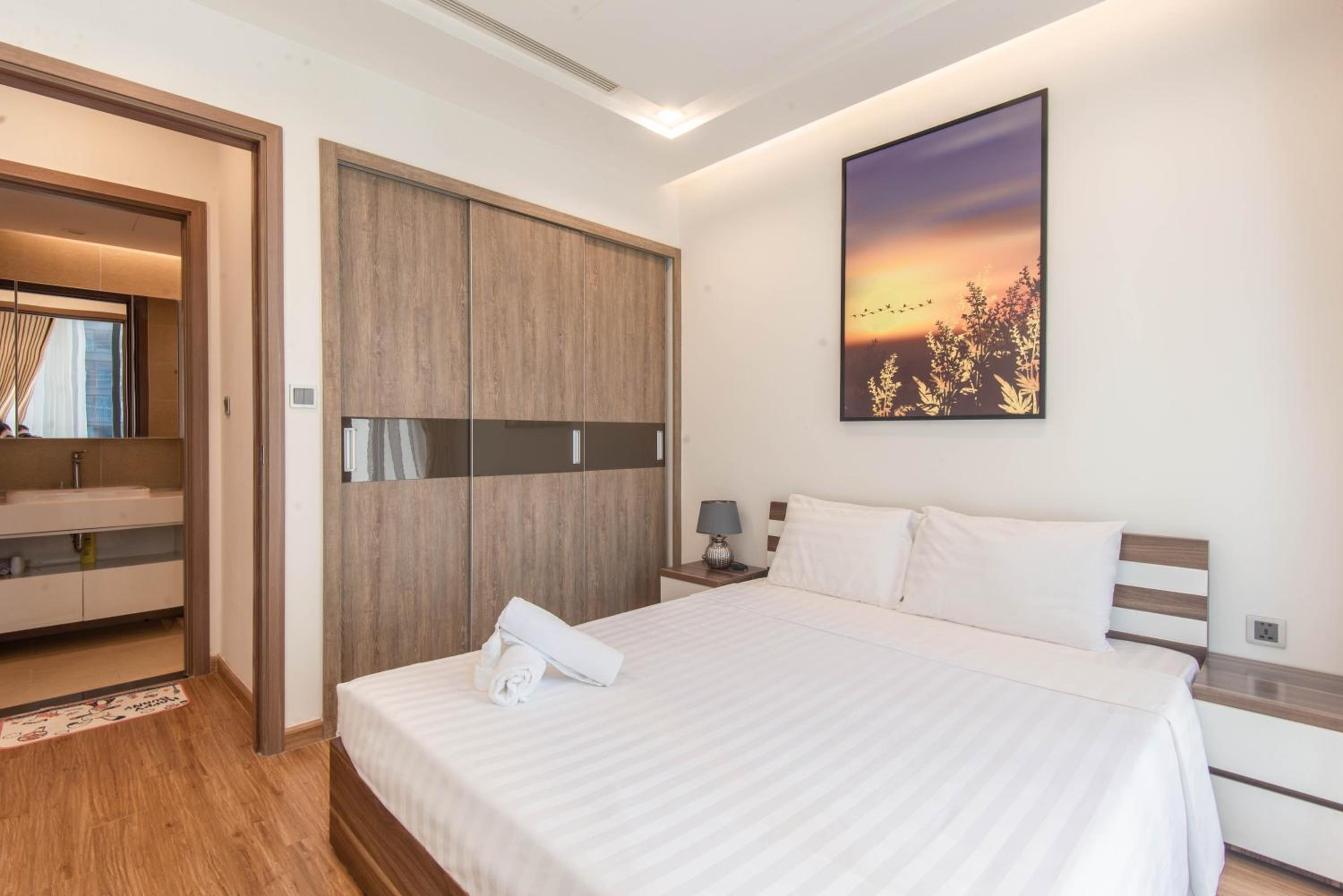 Skyline apartment Vinhomes Metropolis