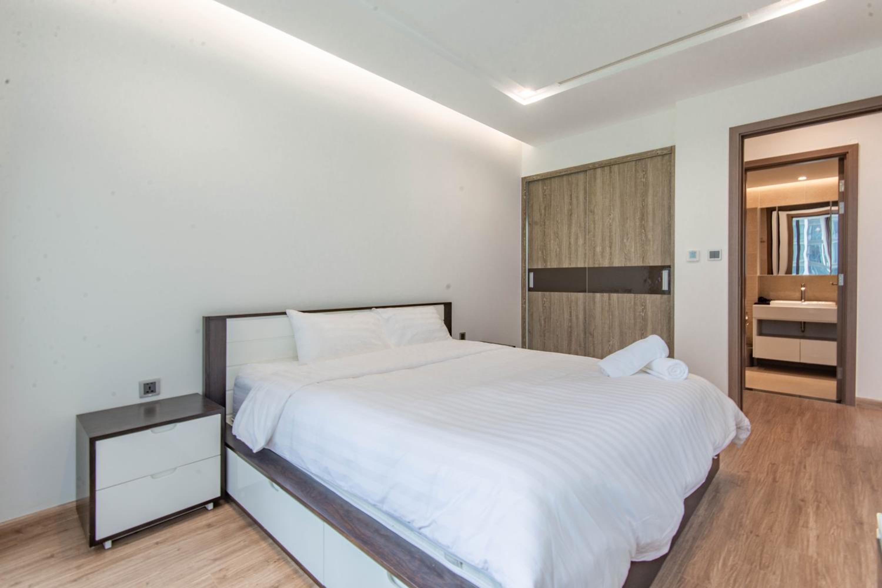 Skyline apartment Vinhomes Metropolis