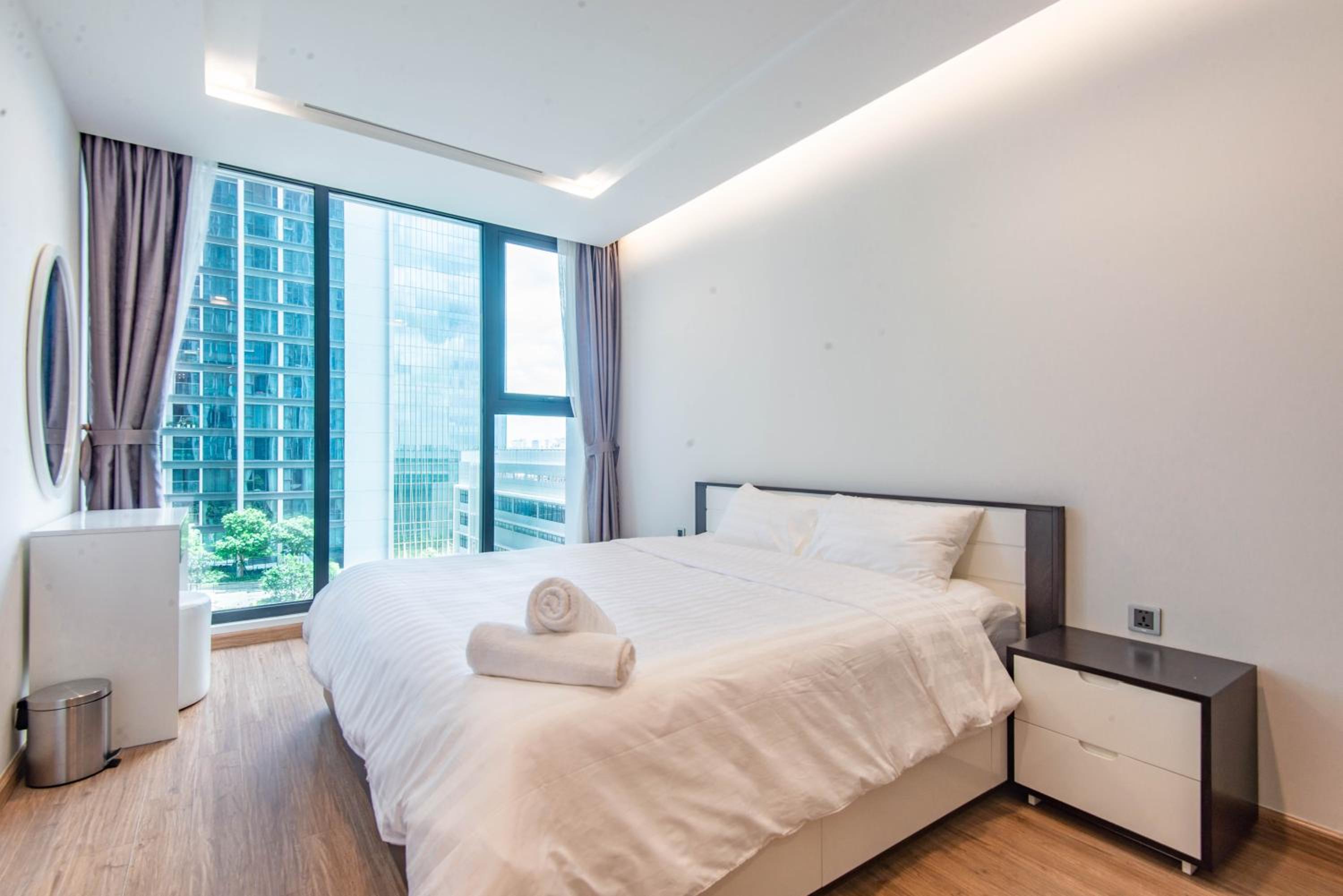 Skyline apartment Vinhomes Metropolis