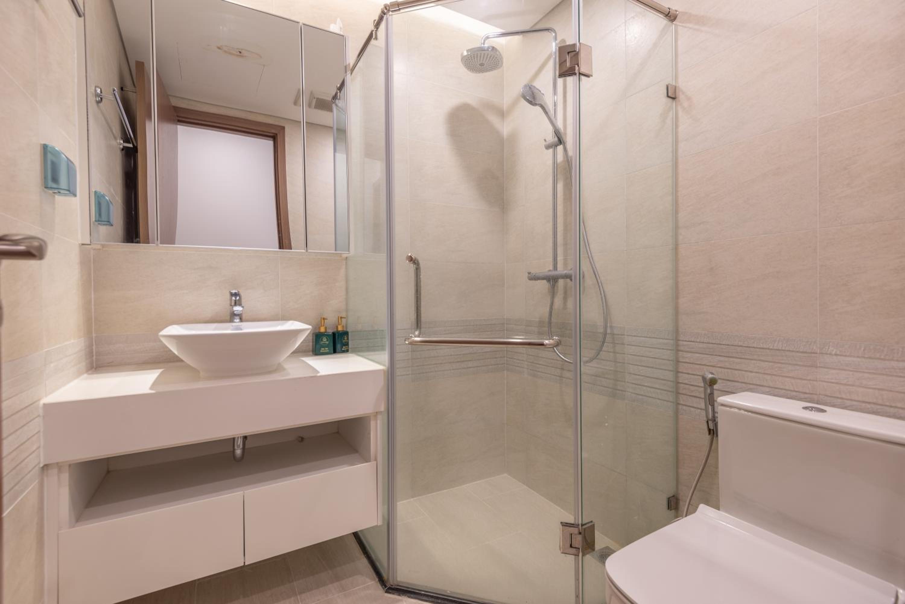 Skyline apartment Vinhomes Metropolis