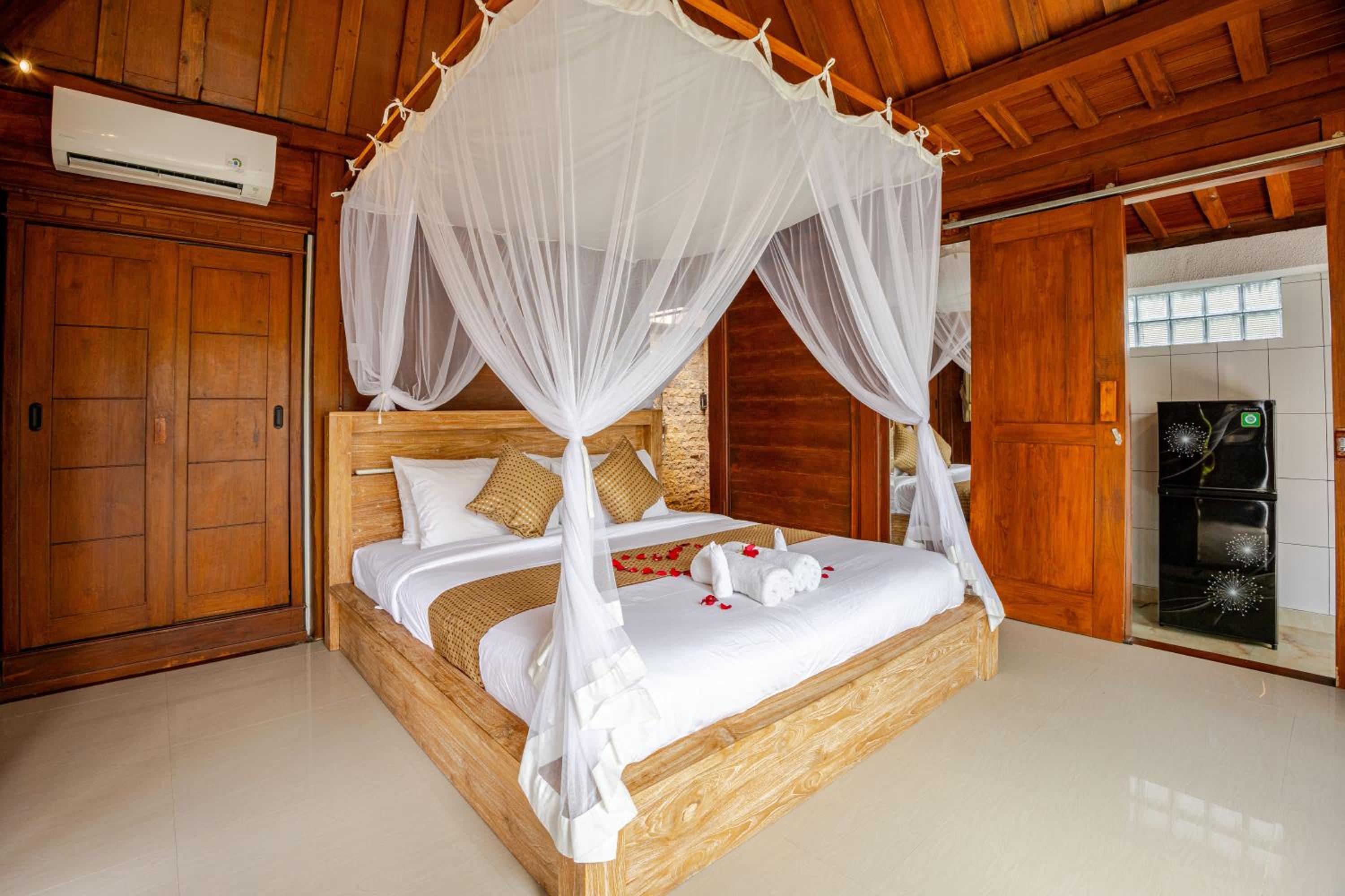 Villa Pipi - Serenity Semi Wooden Private Pool Villa in Ubud view 2