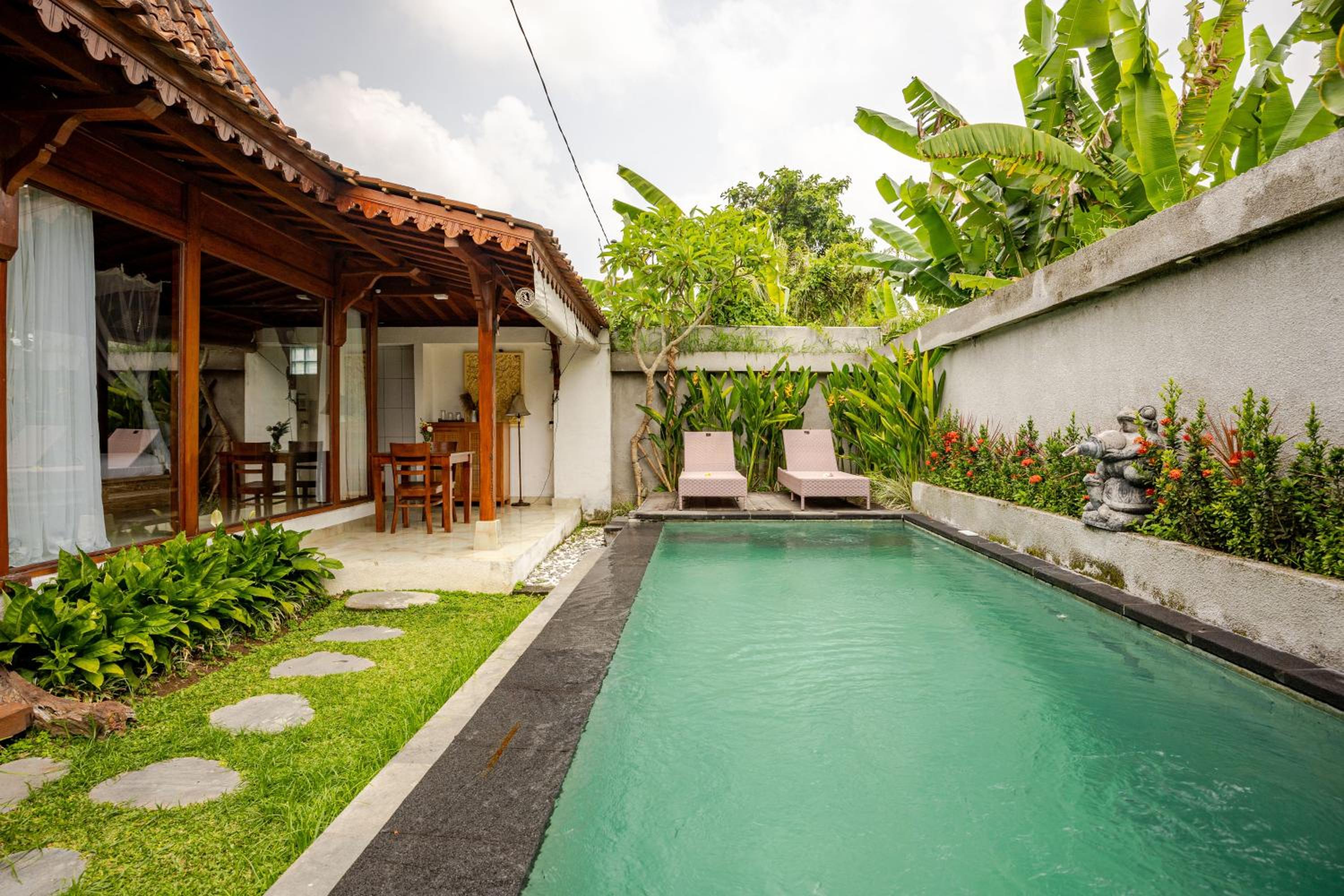 Villa Pipi - Serenity Semi Wooden Private Pool Villa in Ubud view 4