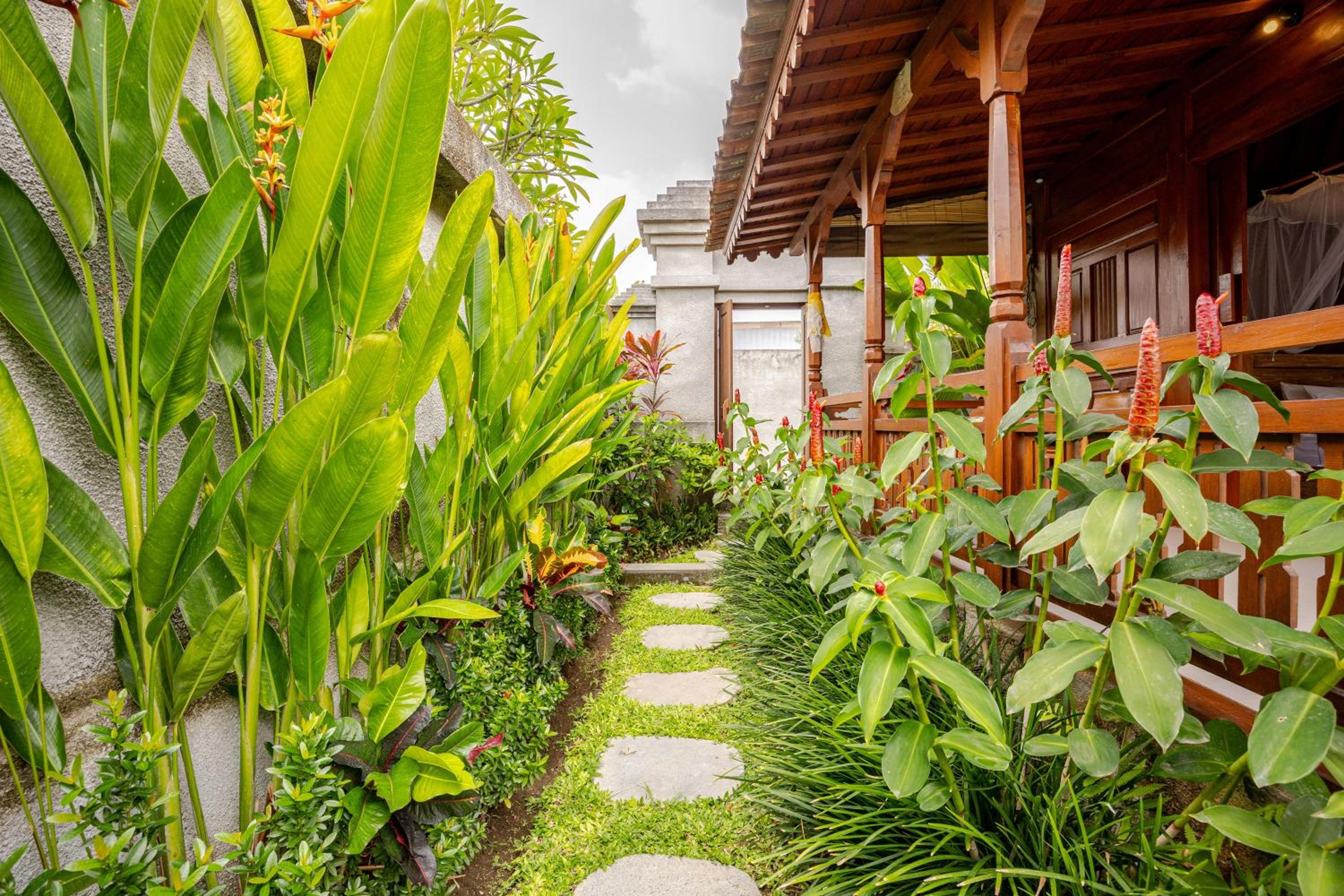 Villa Pipi - Serenity Semi Wooden Private Pool Villa in Ubud view 5