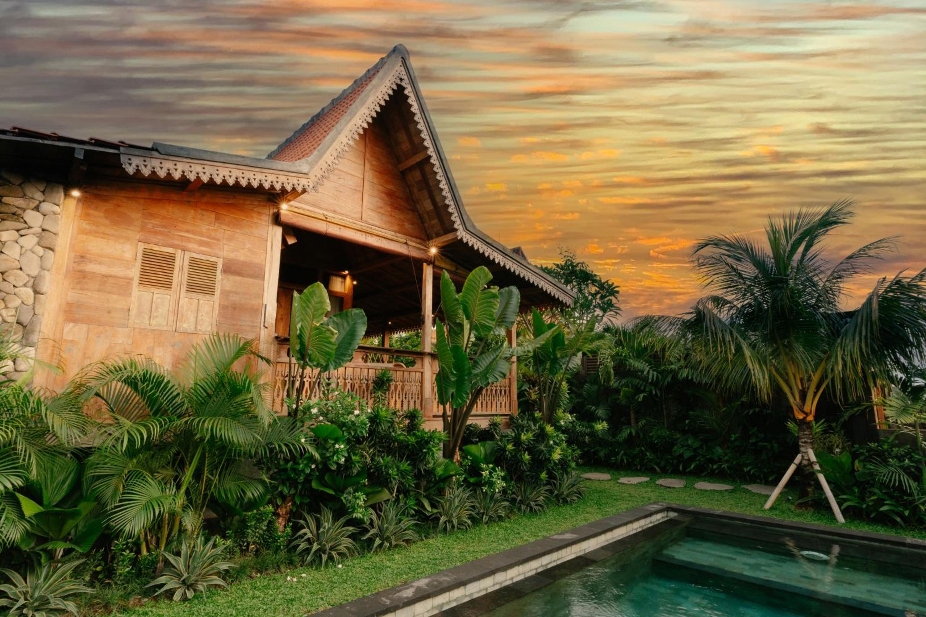 Serene Wooden House - 1BR Villa Close to Beach view 5