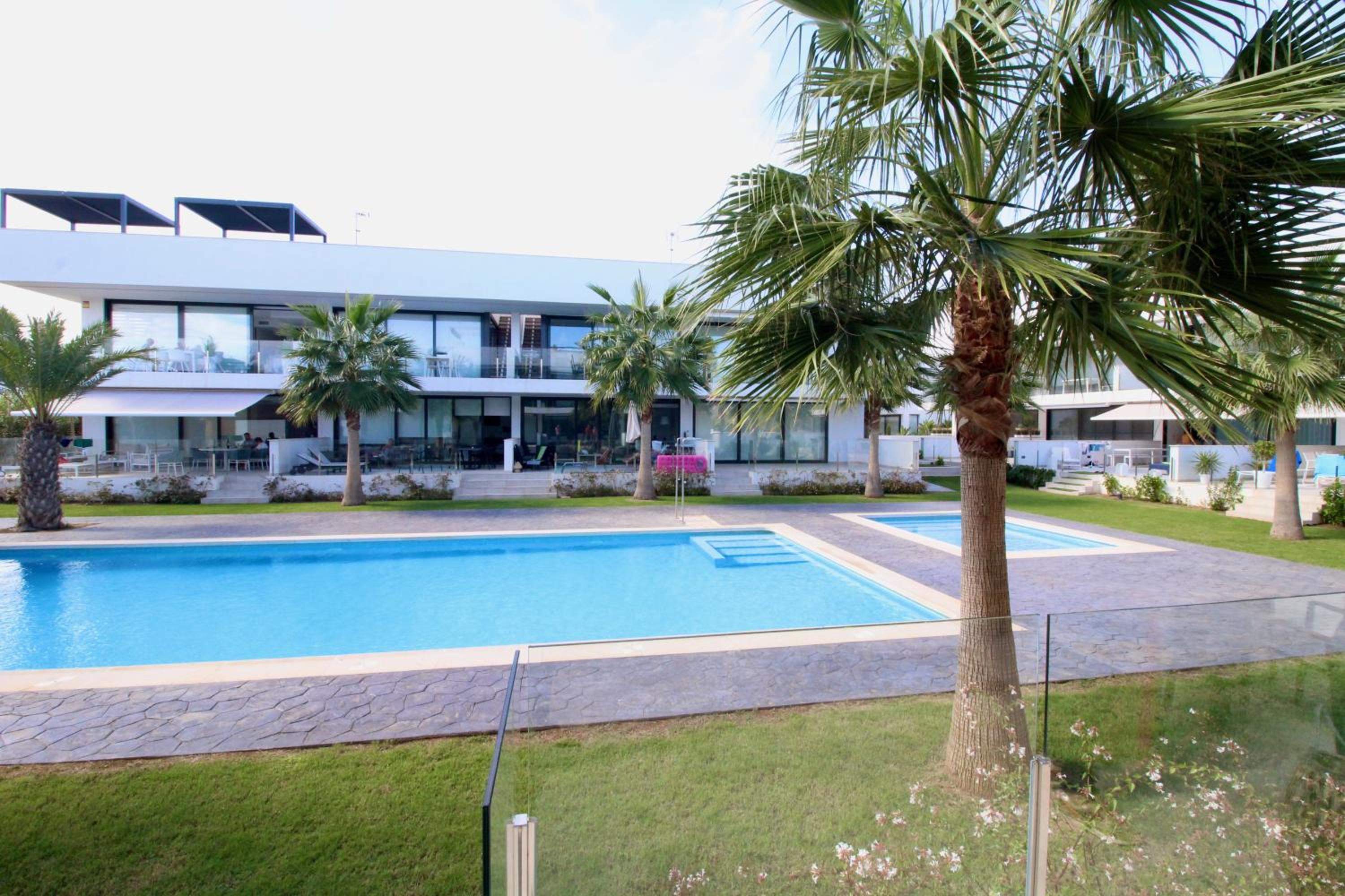 Two Bedroom Modern Apartment In Mar De Cristal