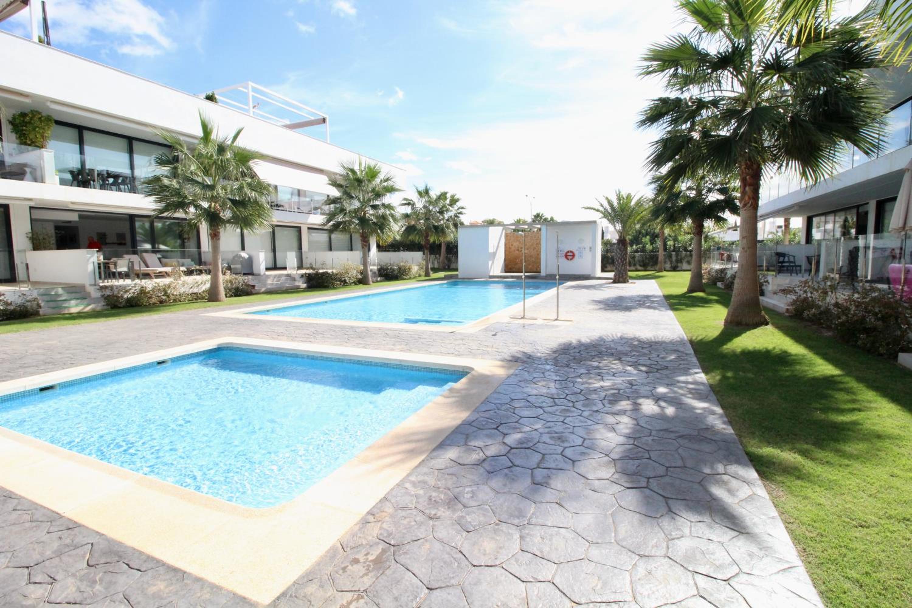 Two Bedroom Modern Apartment In Mar De Cristal