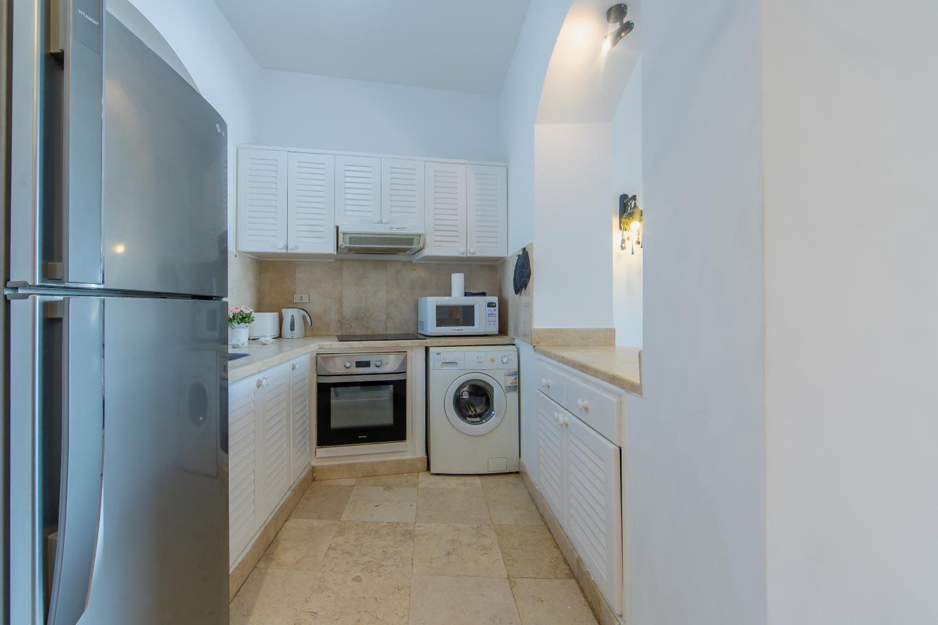 3-Bedroom Apartment - Great location- Upper Nubia view 5