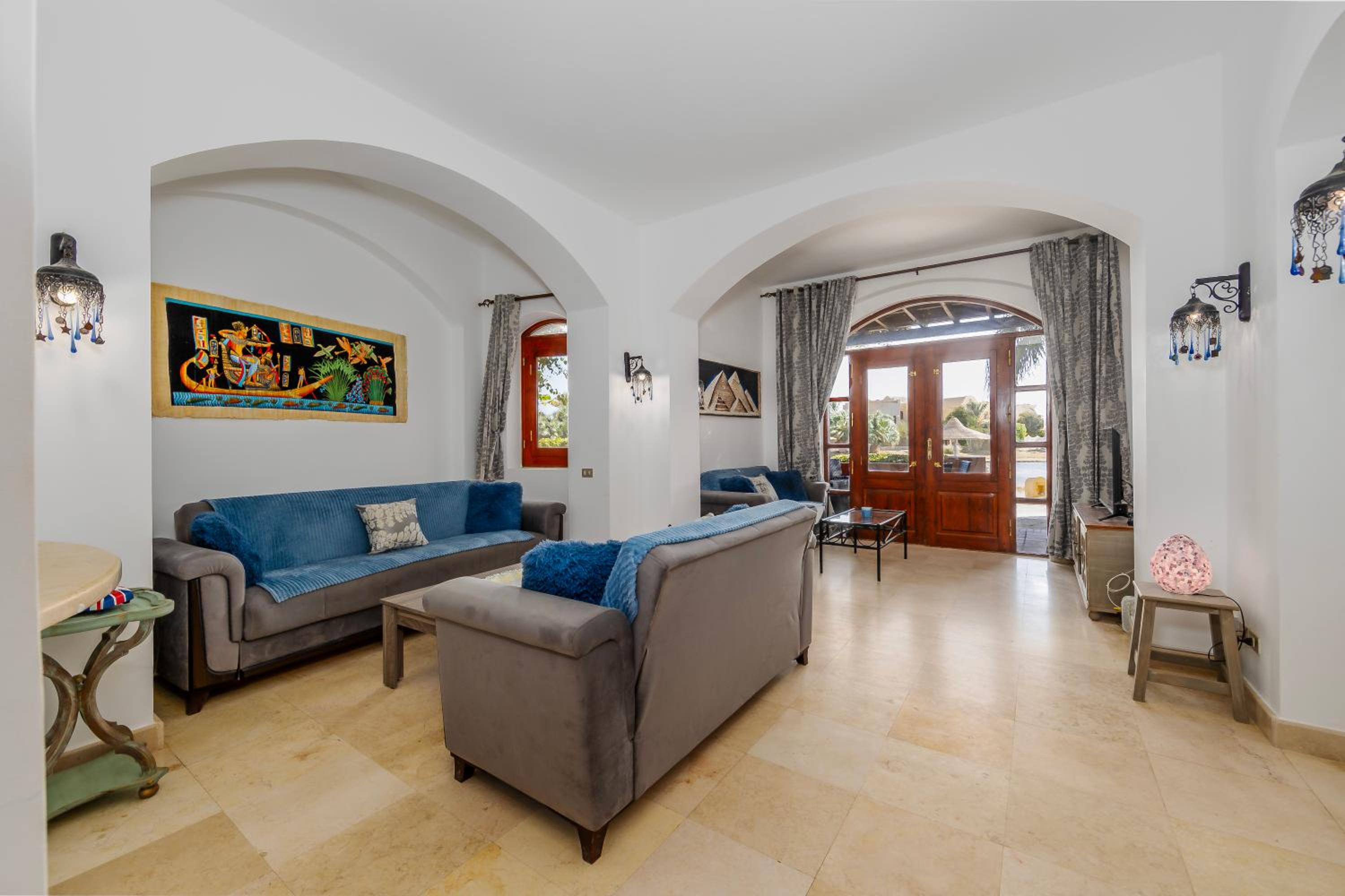 3-Bedroom Apartment - Great location- Upper Nubia view 3