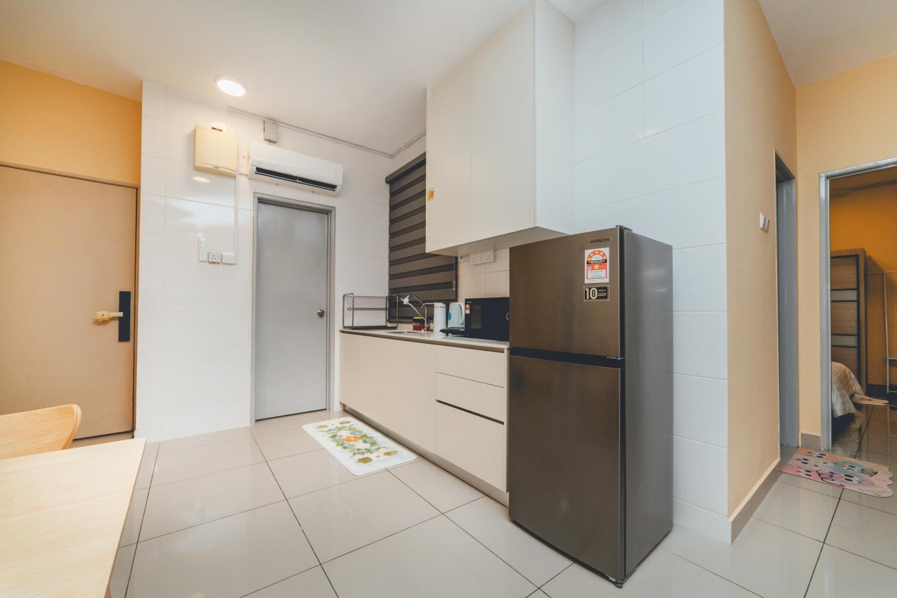 Dopamine 2BR ARC Austin Hill nr Taman Daya Austin by Our Stay