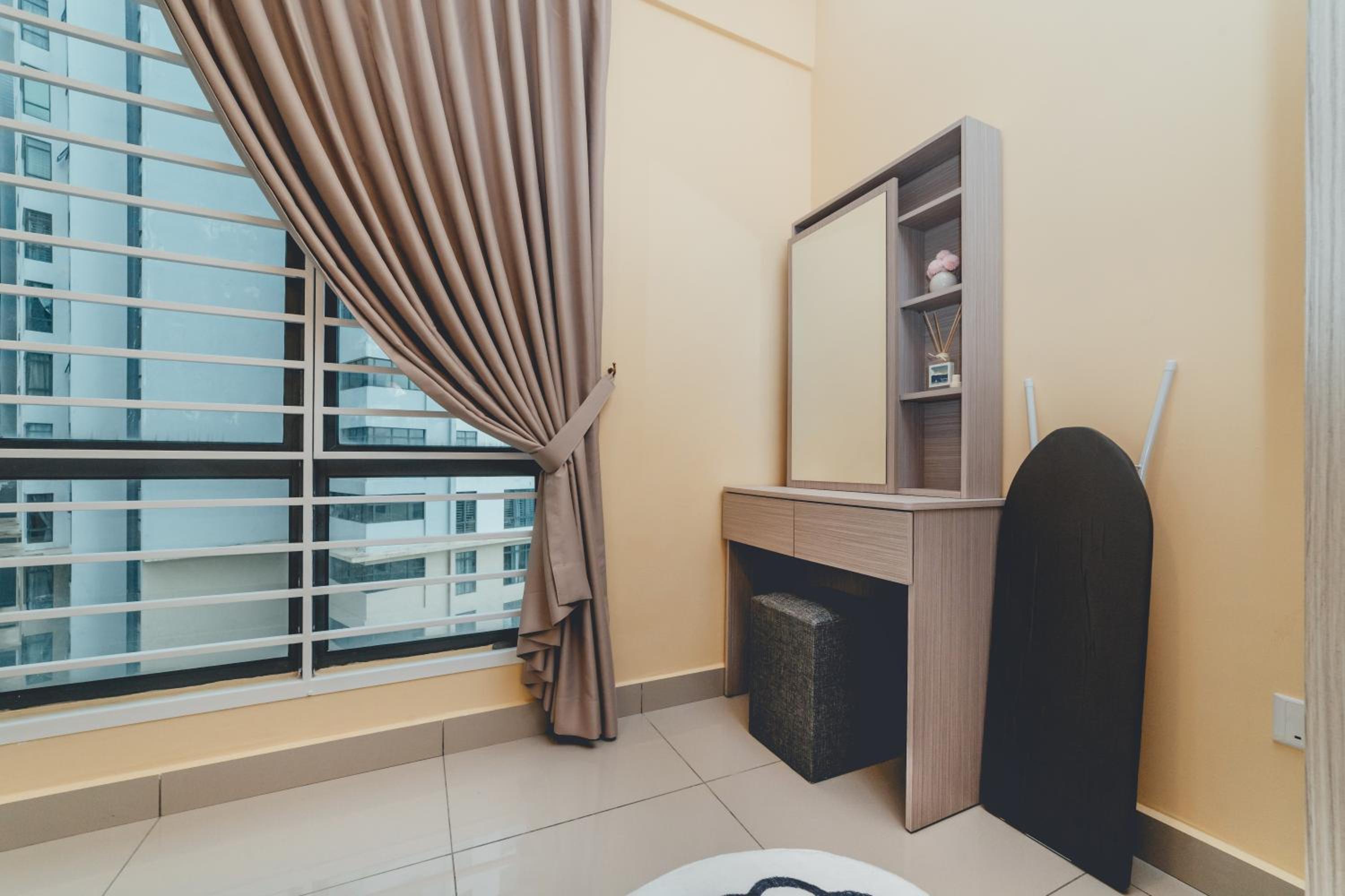 Dopamine 2BR ARC Austin Hill nr Taman Daya Austin by Our Stay