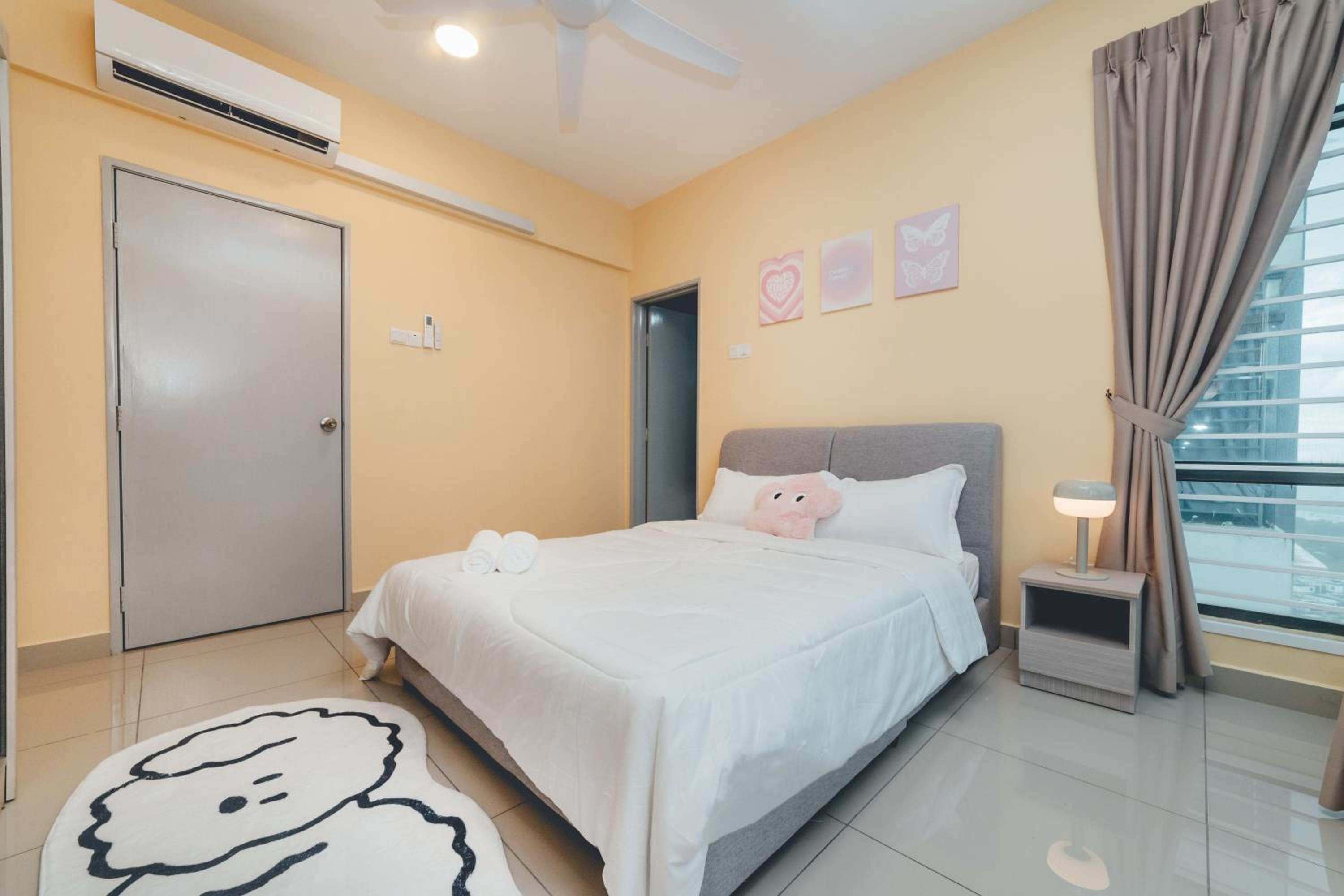 Dopamine 2BR ARC Austin Hill nr Taman Daya Austin by Our Stay