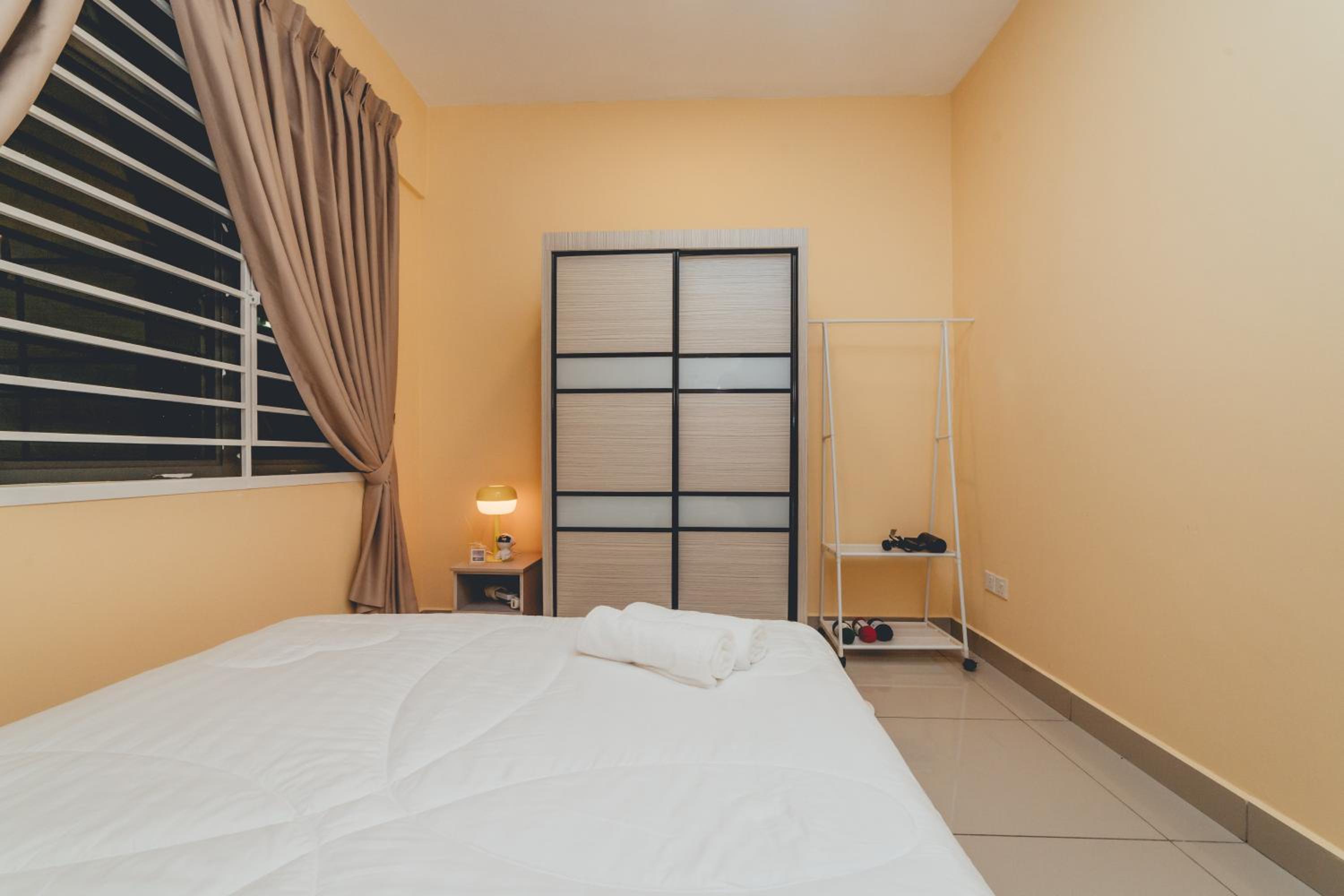 Dopamine 2BR ARC Austin Hill nr Taman Daya Austin by Our Stay
