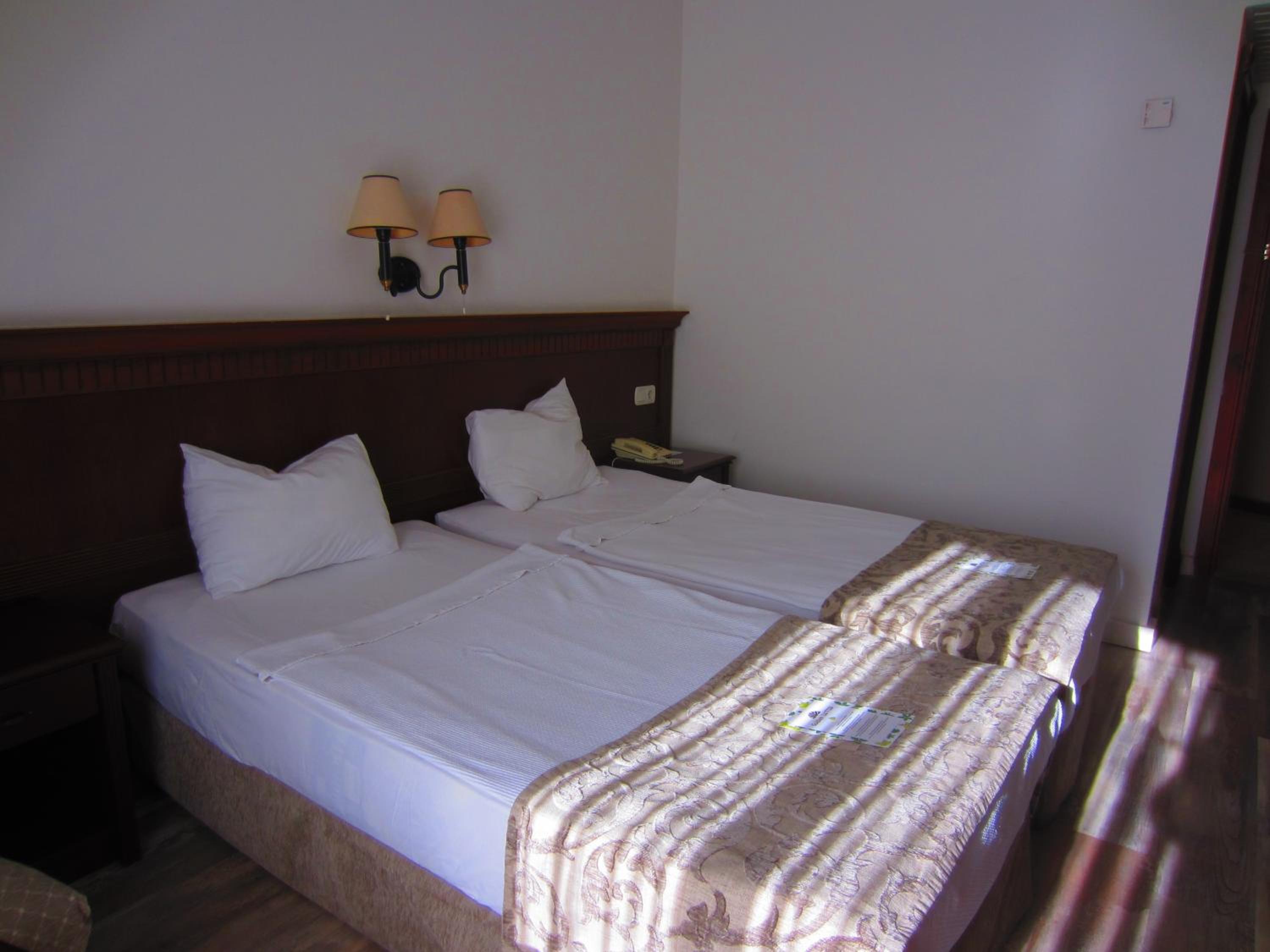 Golden Lotus Hotel - Image 35