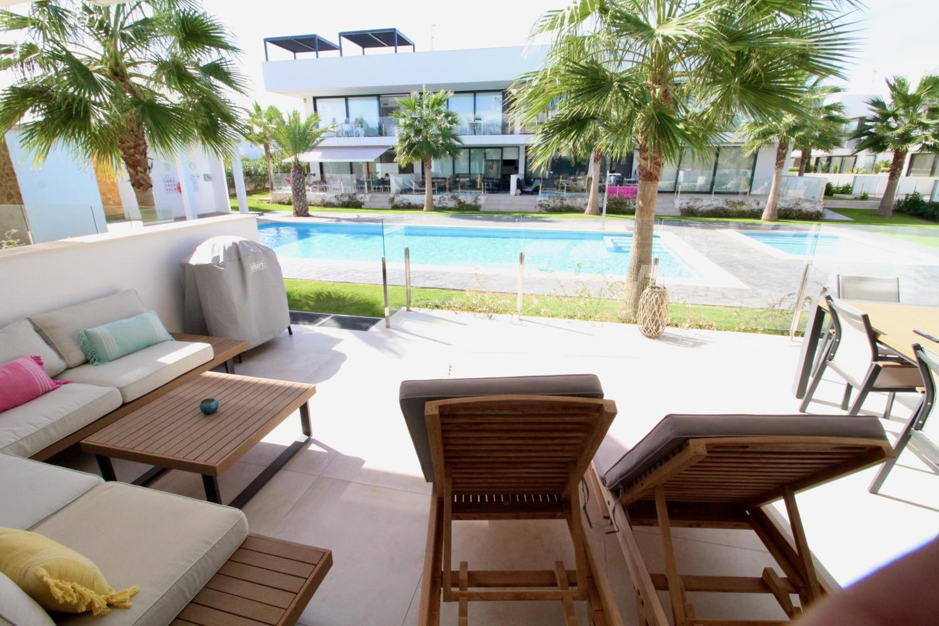 Two Bedroom Modern Apartment In Mar De Cristal