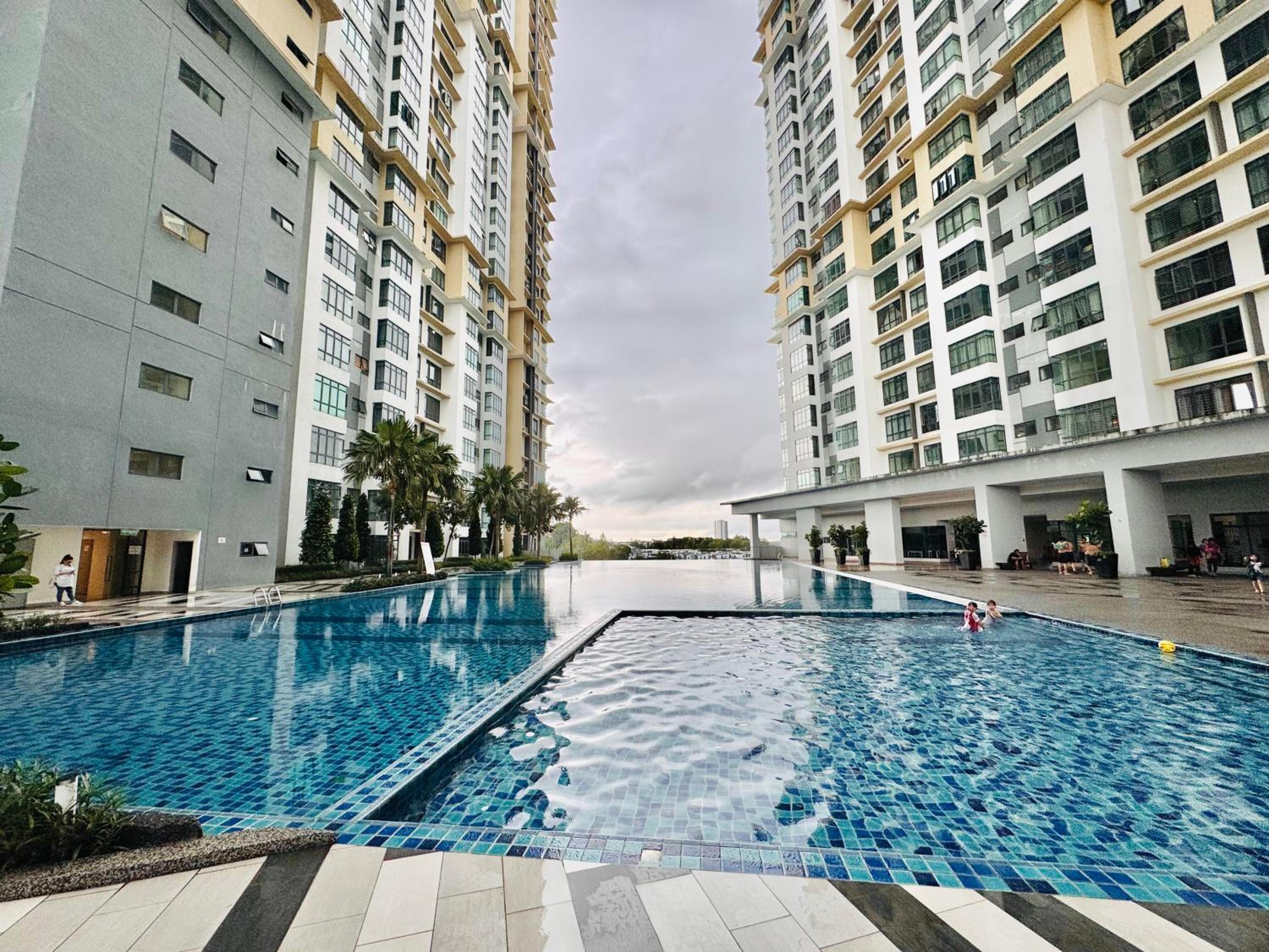 Dopamine 2BR ARC Austin Hill nr Taman Daya Austin by Our Stay