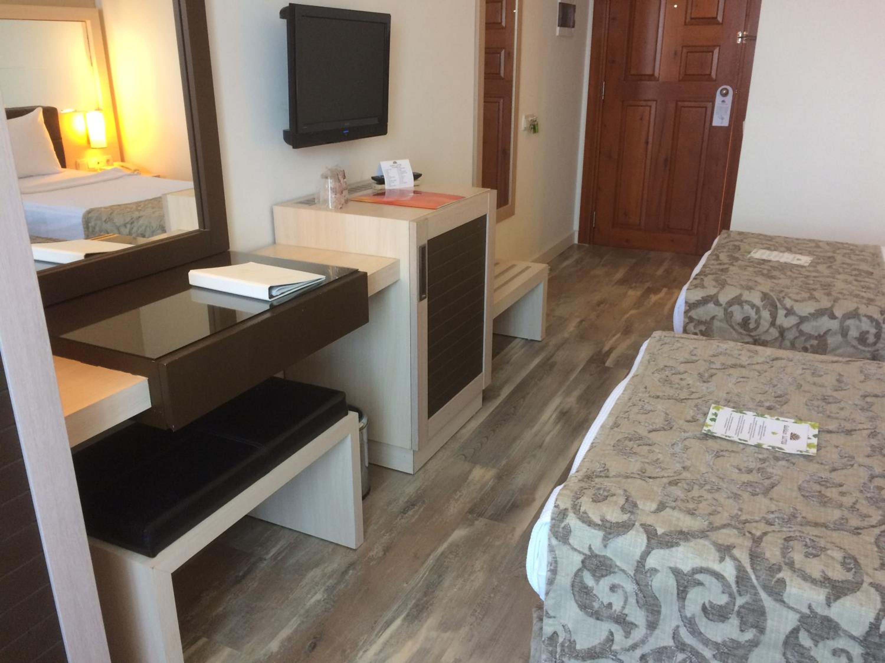 Golden Lotus Hotel - Image 36