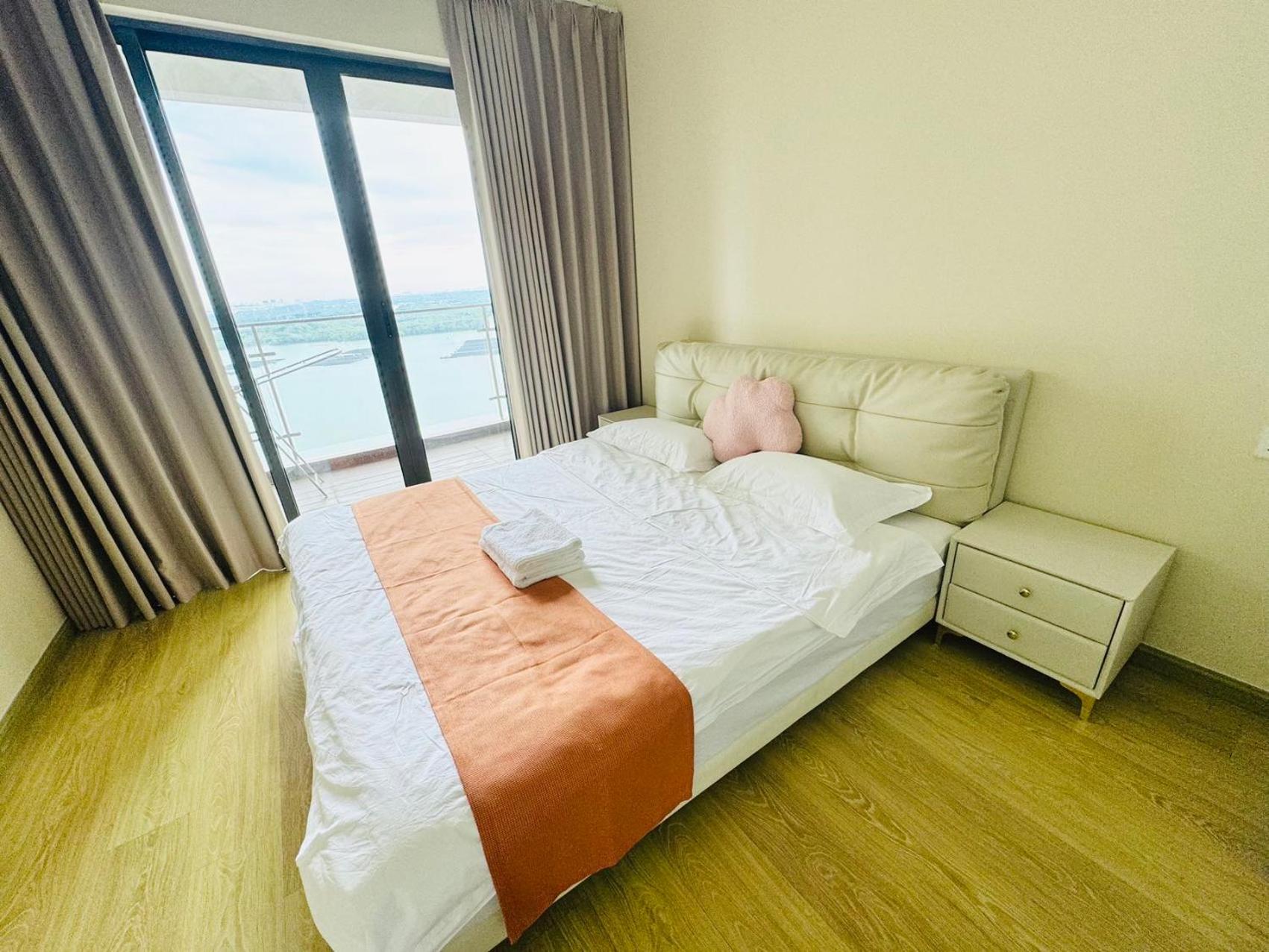 WIFI-Sea View!Country Garden Johor Bahru