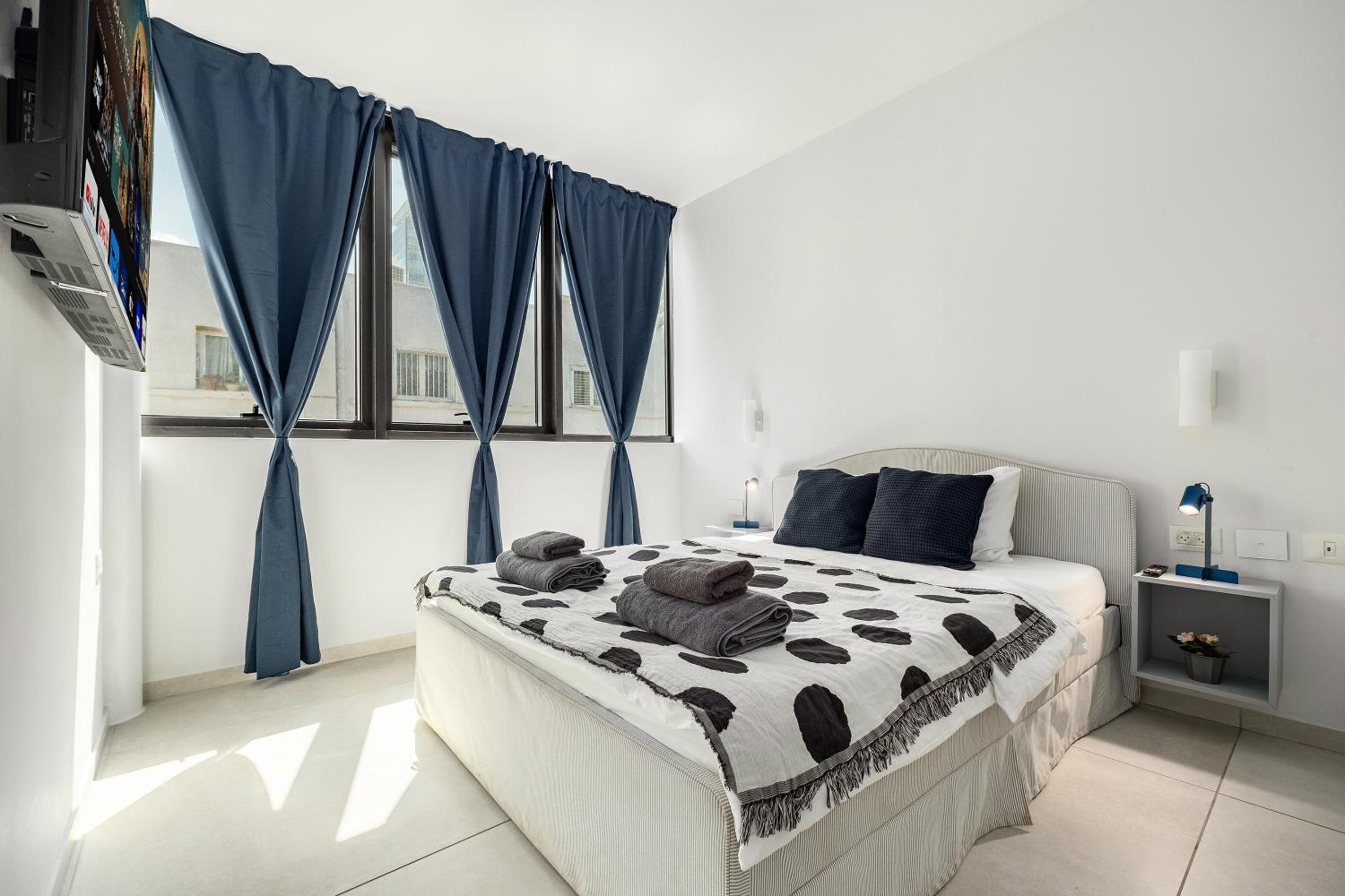 Jaccuzi Montefiore Luxury Apartment By Nimizz