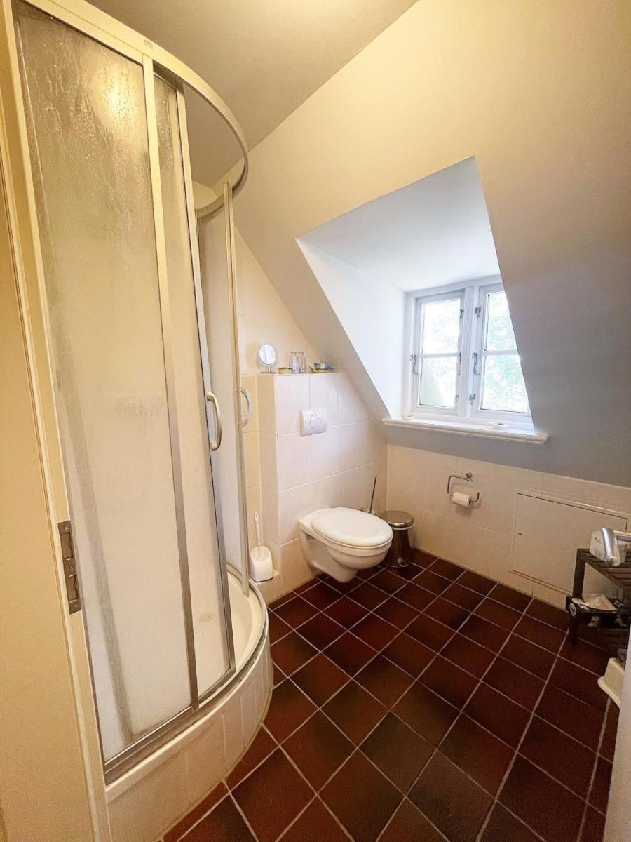Pörksen Huus, barrierefrei, eingezäunt, bis zu sechs Hunde, Kamin, WLAN, zwei Bäder