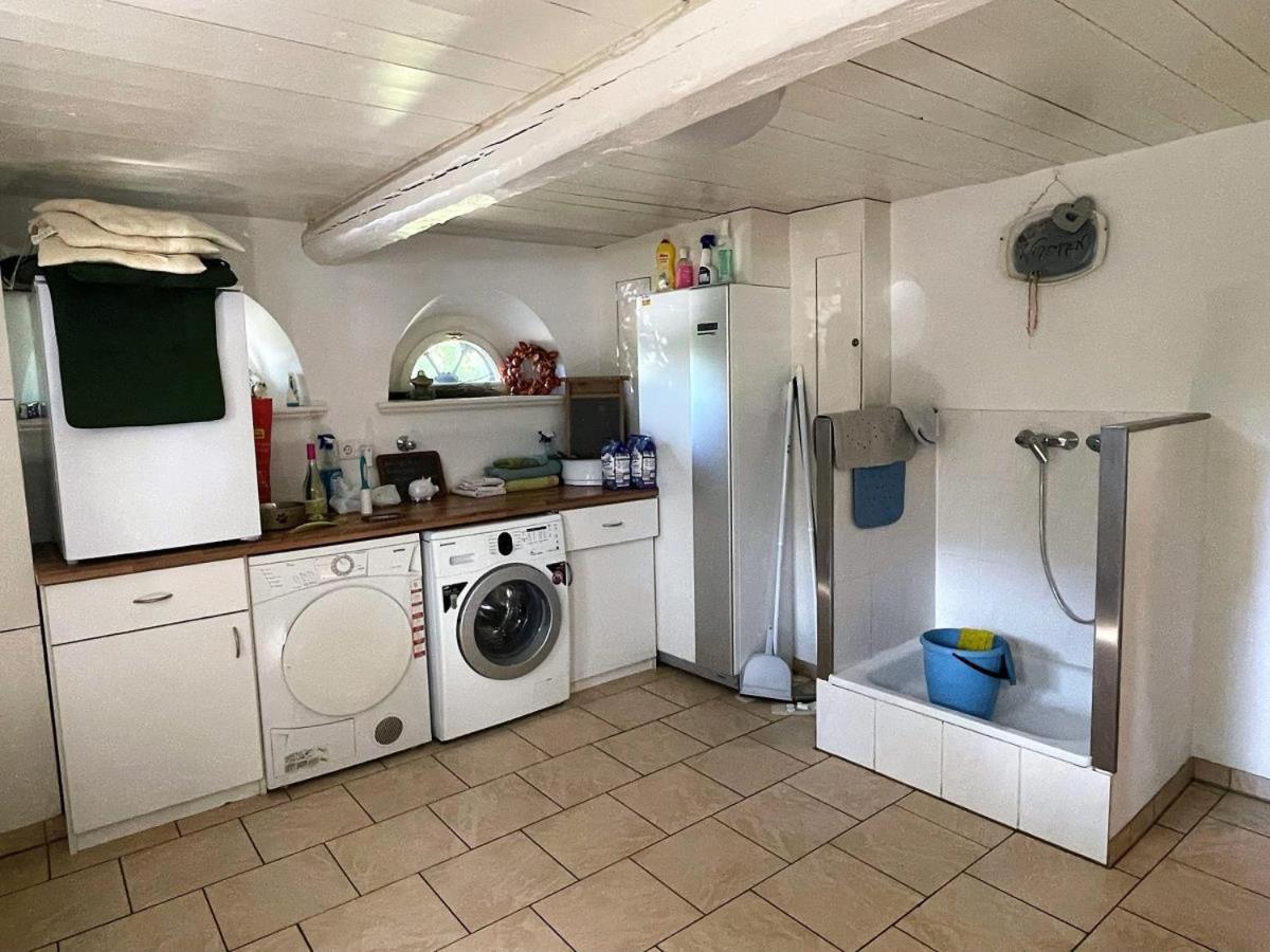 Pörksen Huus, barrierefrei, eingezäunt, bis zu sechs Hunde, Kamin, WLAN, zwei Bäder