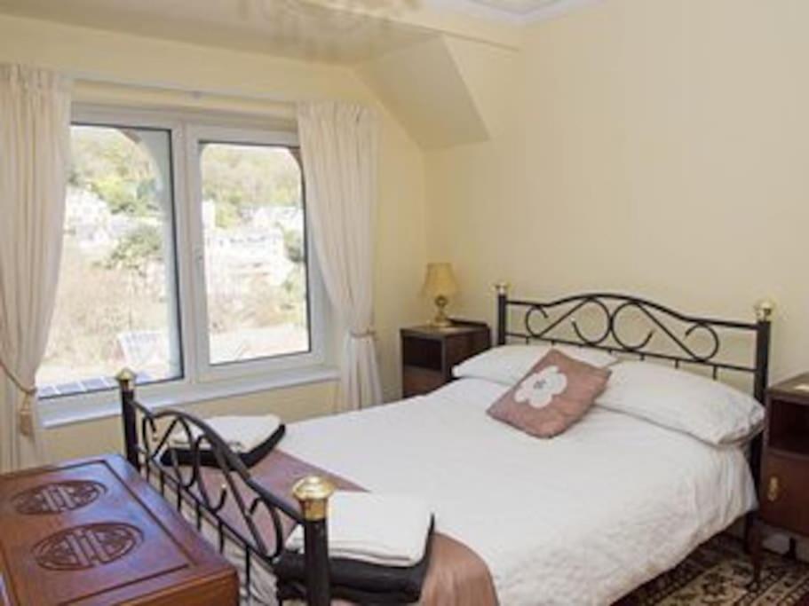 Primrose House - Large Victorian Townhouse view 4