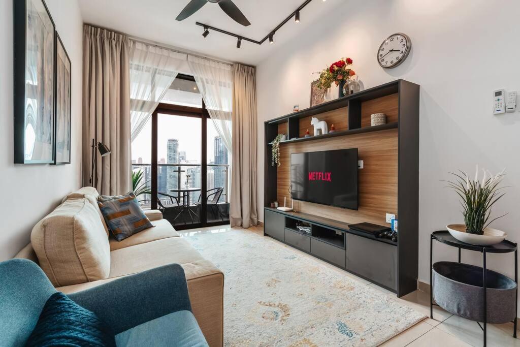 Legasi KgBharu PS4 Homey Next To KLCC & Train