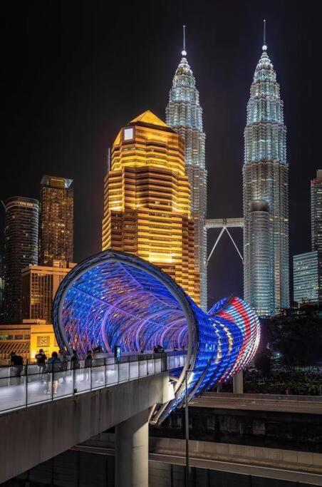 Legasi KgBharu PS4 Homey Next To KLCC & Train