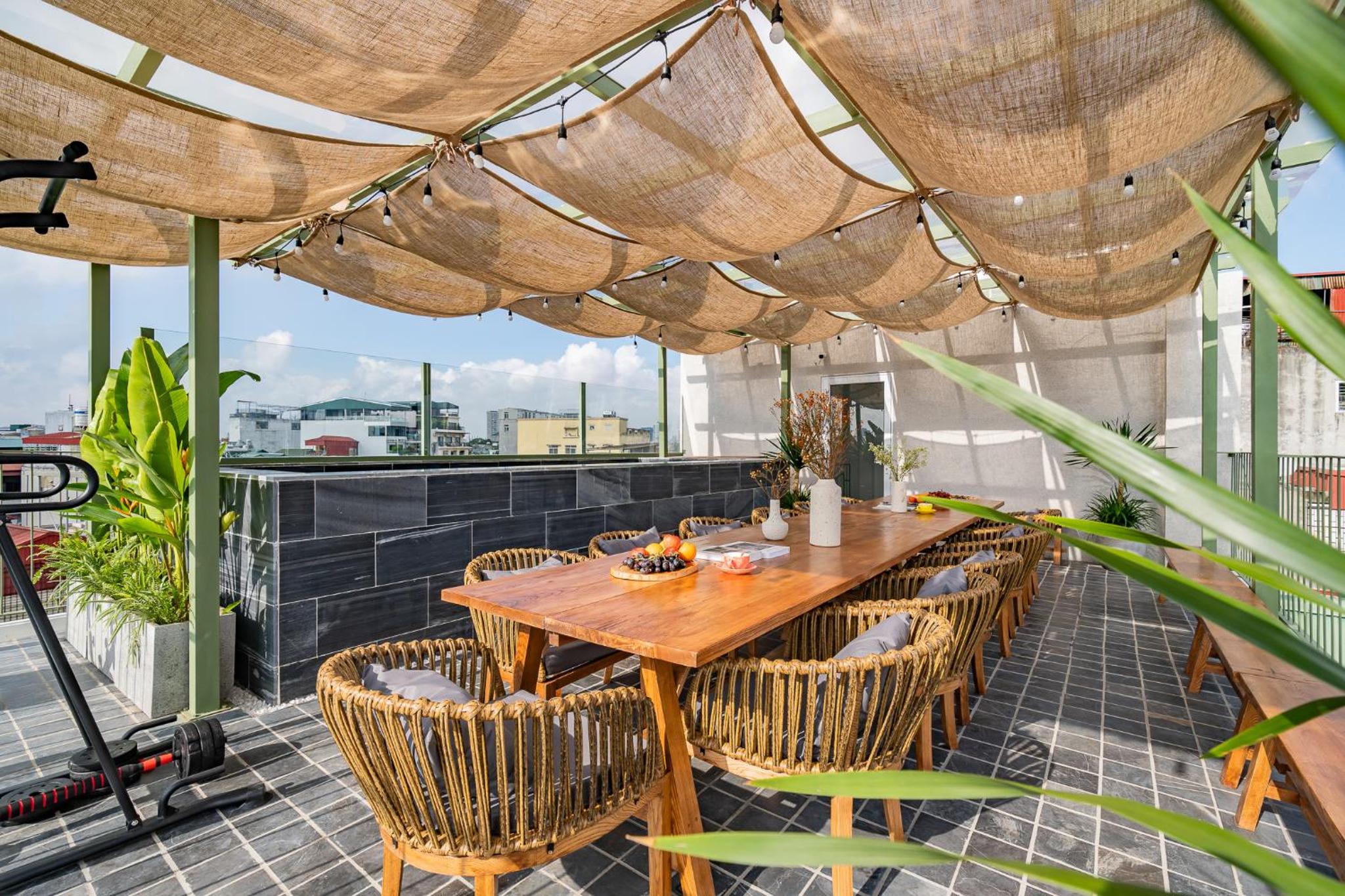 Green Decor Builing-Rooftop-Pool-Lift-Center