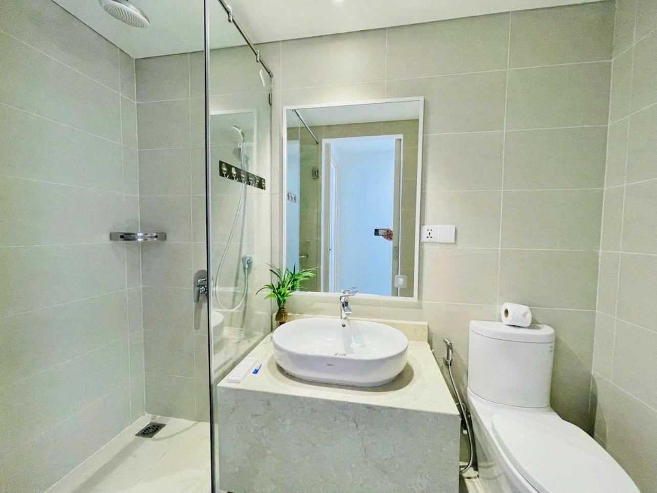 Goldcoast Premium Beachfront Apartment Nha Trang