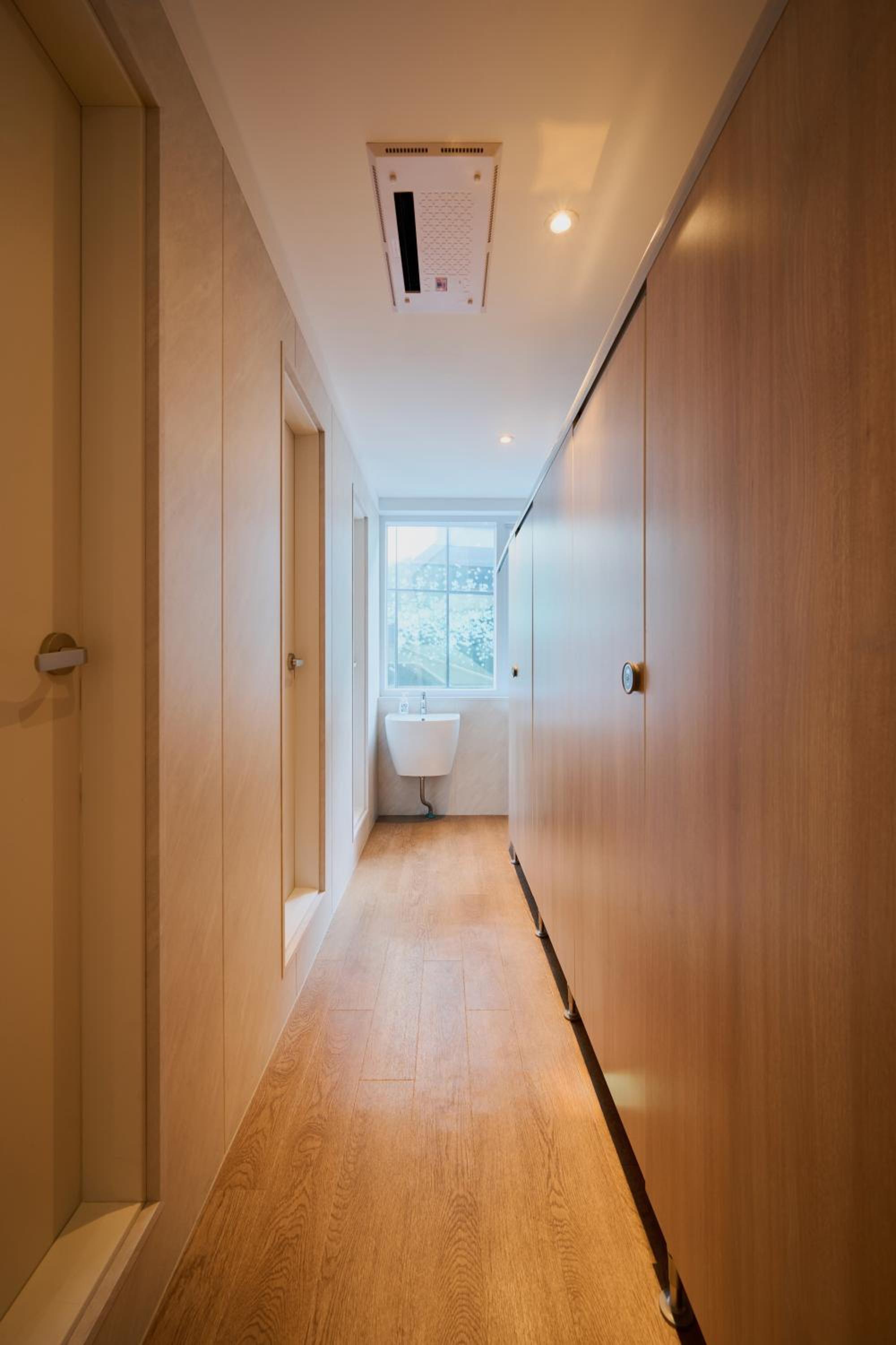 Canvas Hostel
