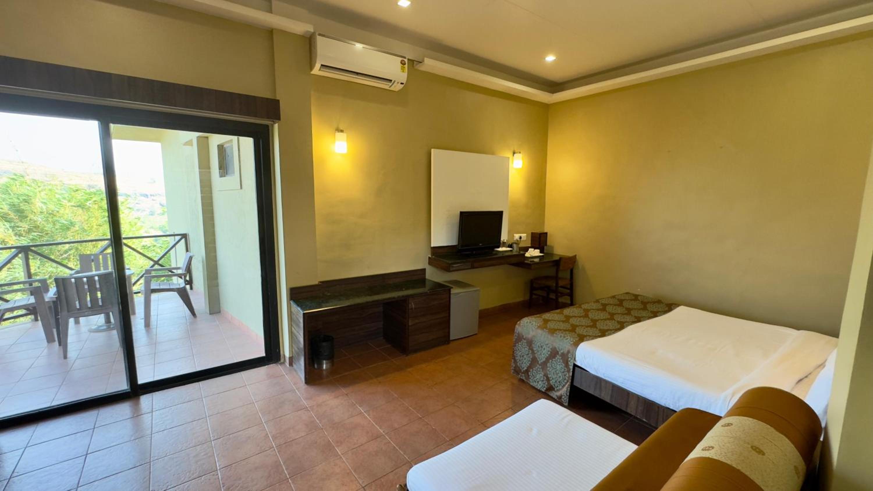 Upper Deck Resort - Highest Peak, Lonavala