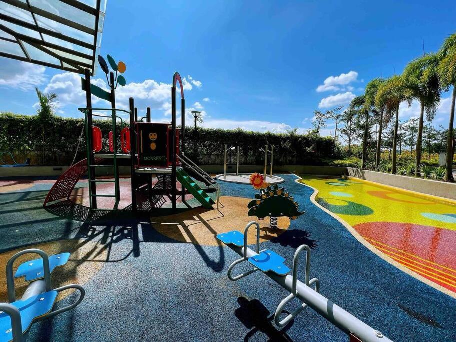 Skyview Penthouse Green Haven