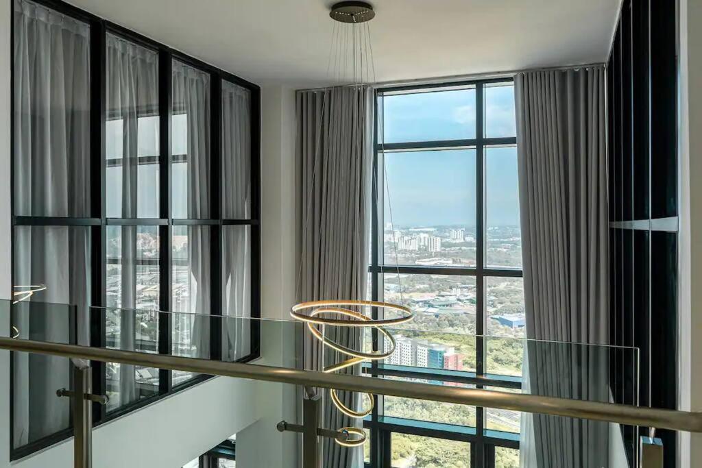 Skyview Penthouse Green Haven