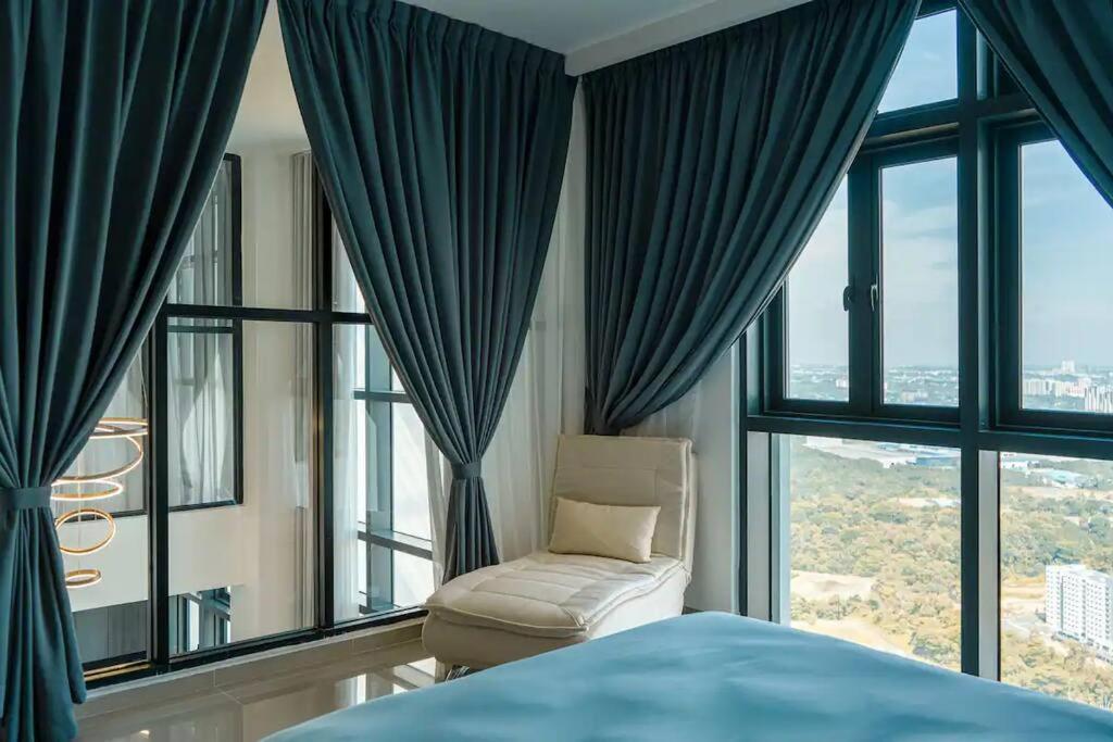 Skyview Penthouse Green Haven