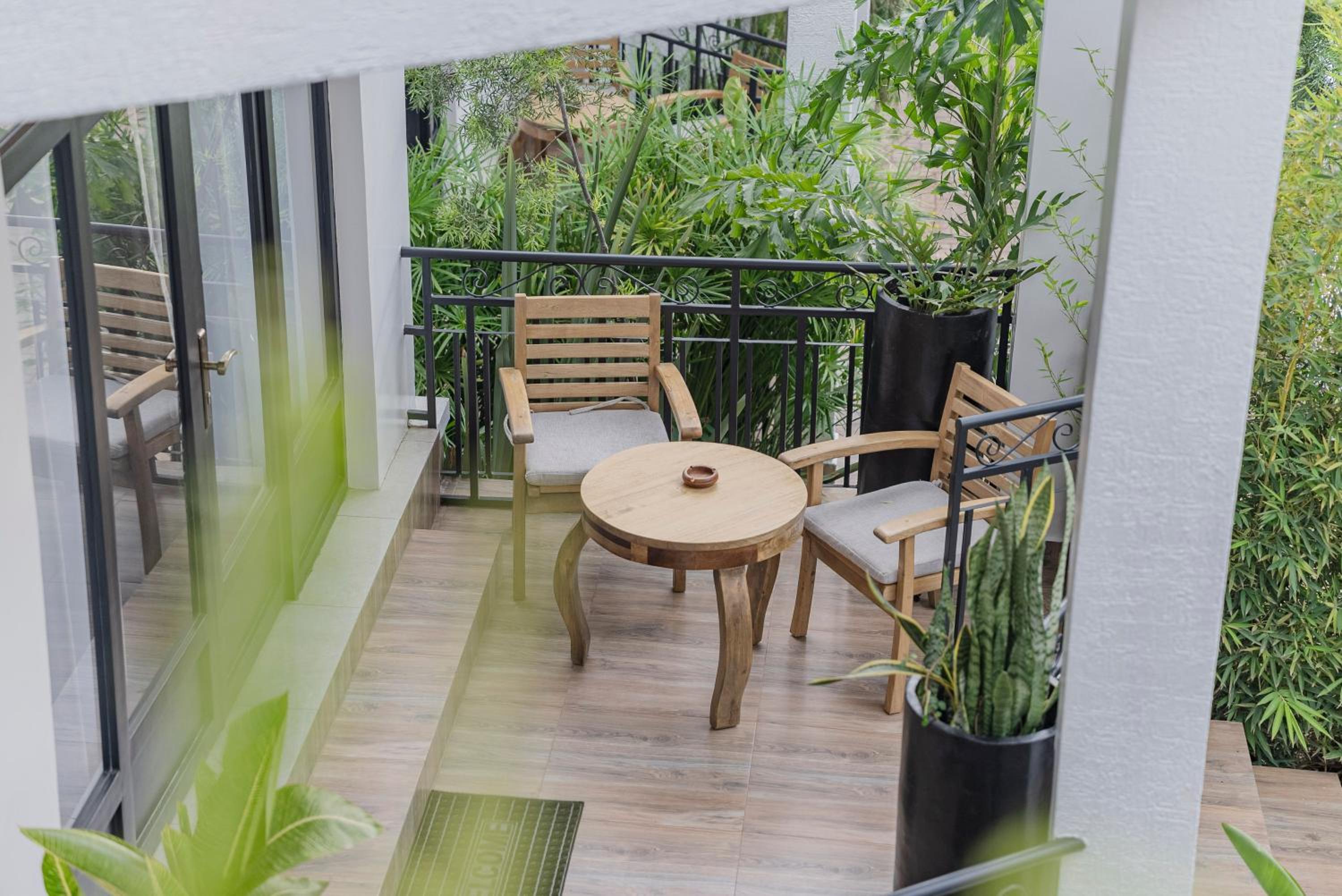 White Lantana Apartments