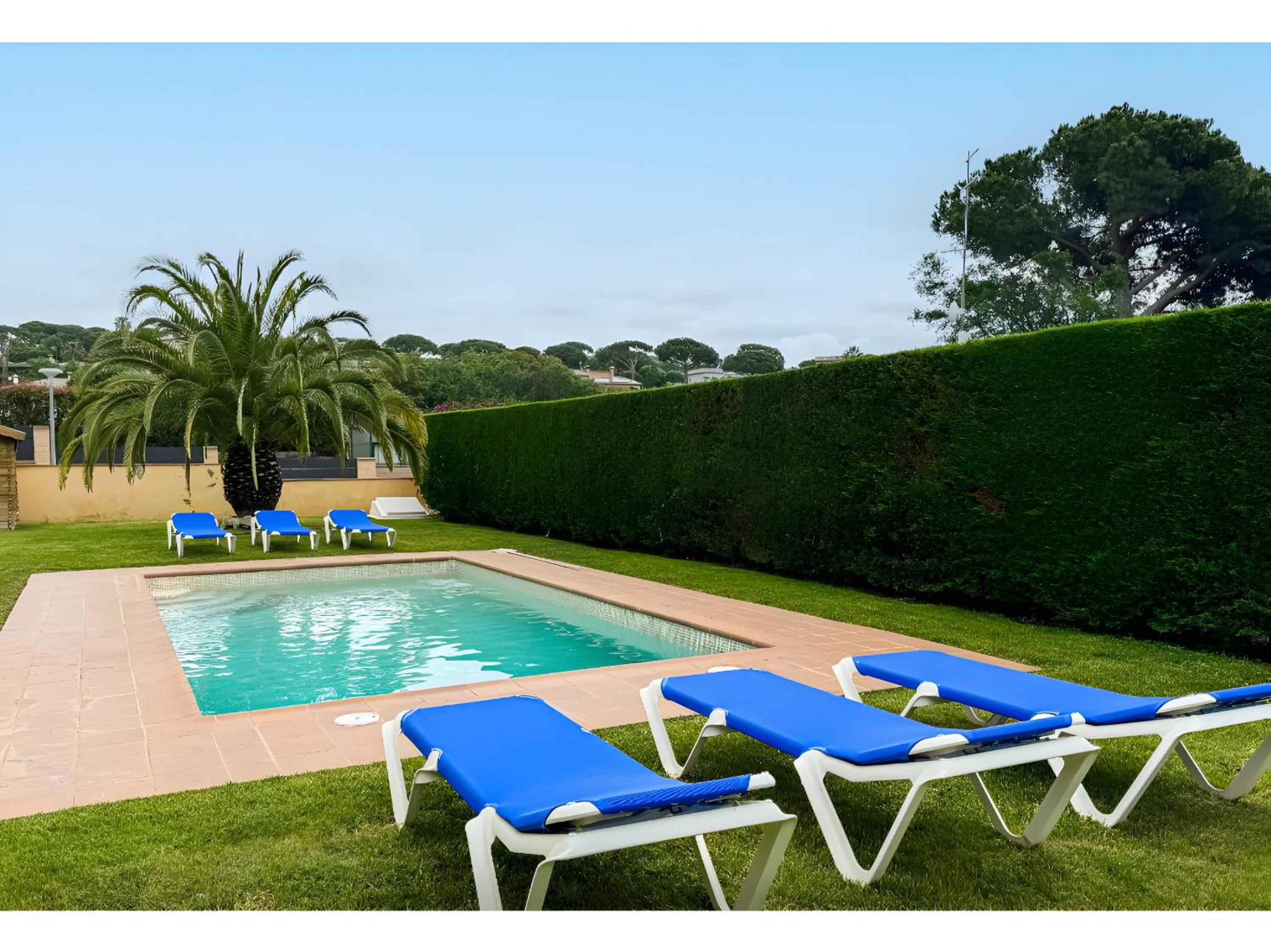 Villa Tiffany w pool and barbecue
