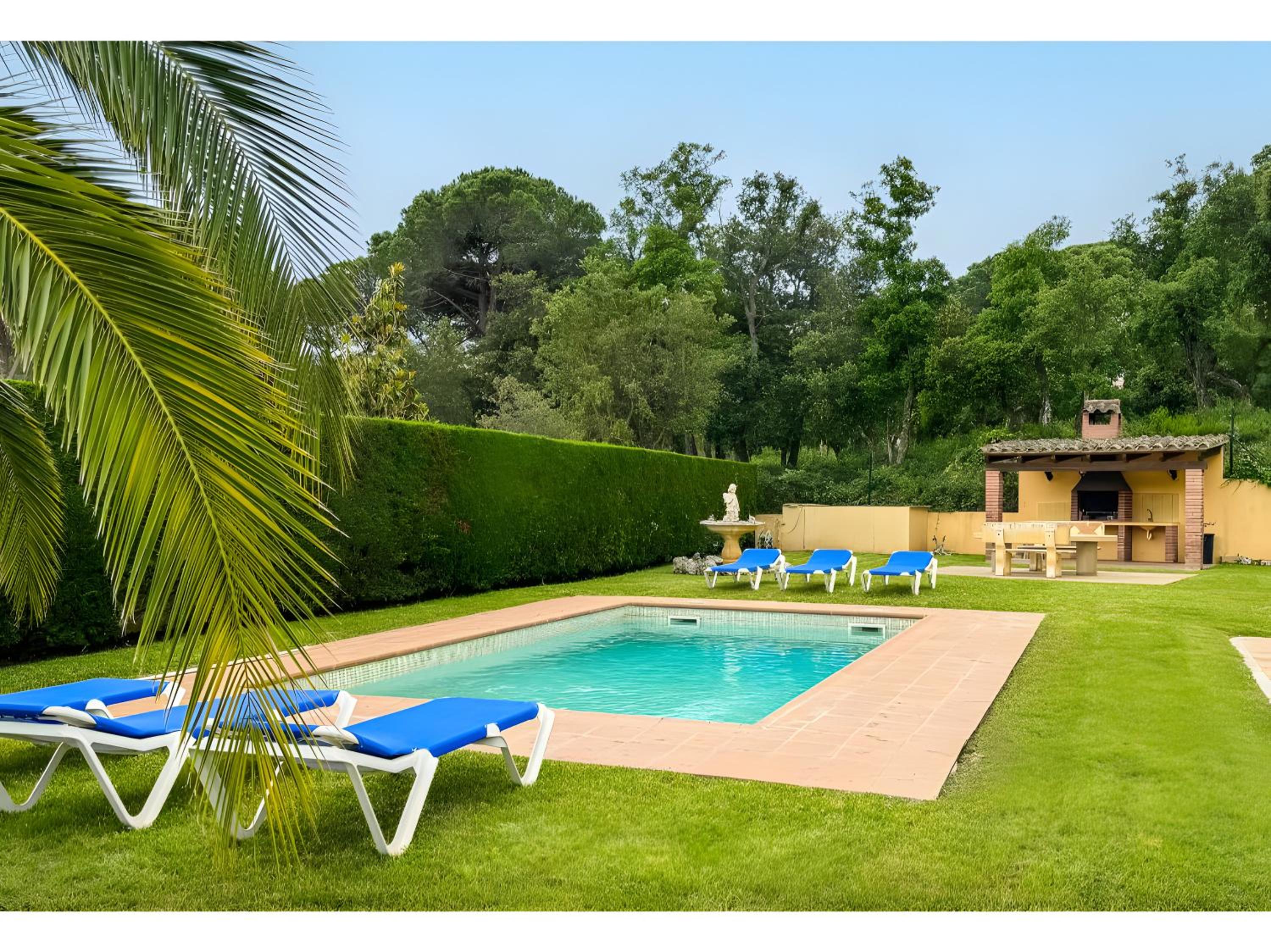 Villa Tiffany w pool and barbecue