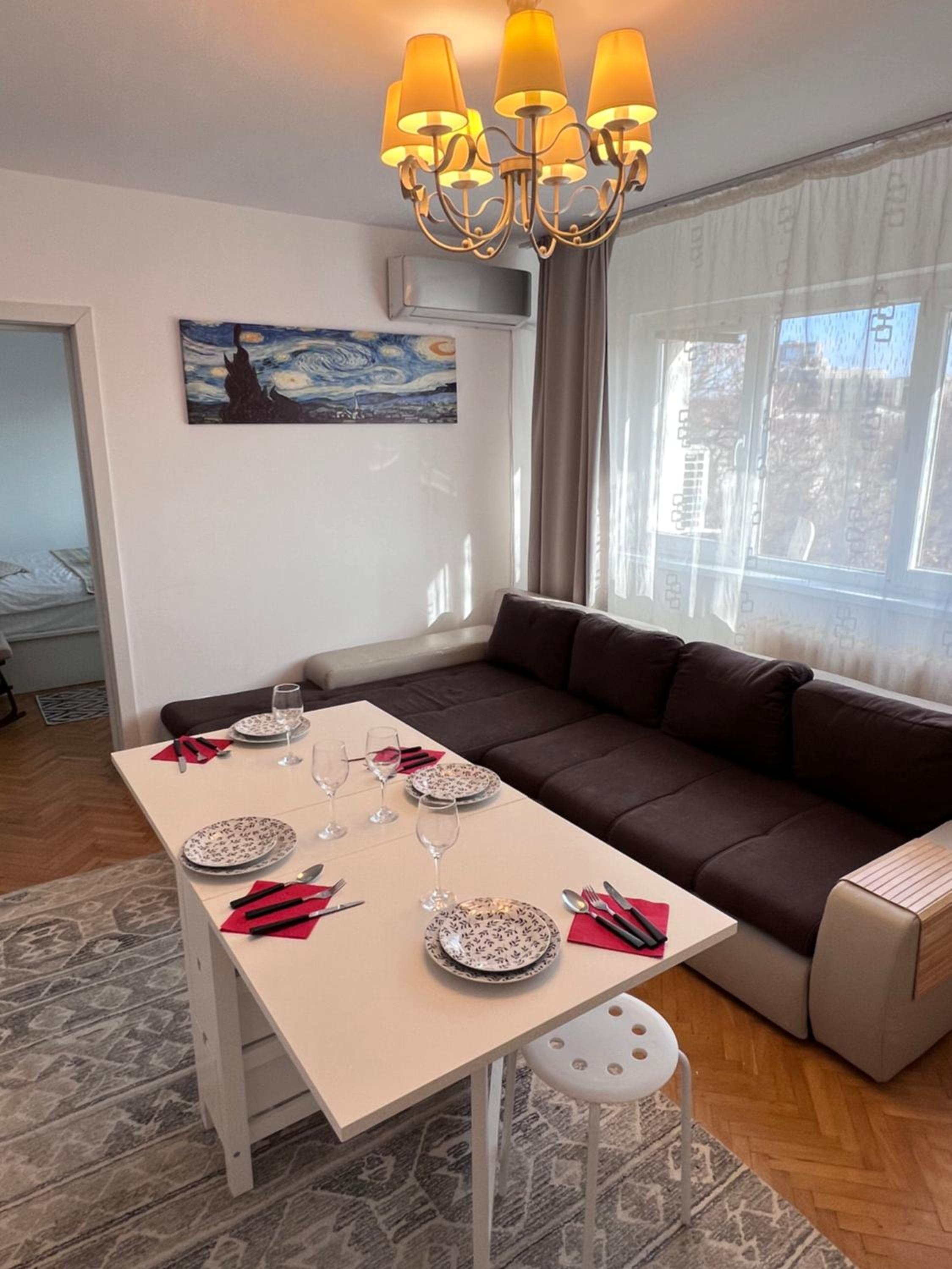 Central Palace View Apartment